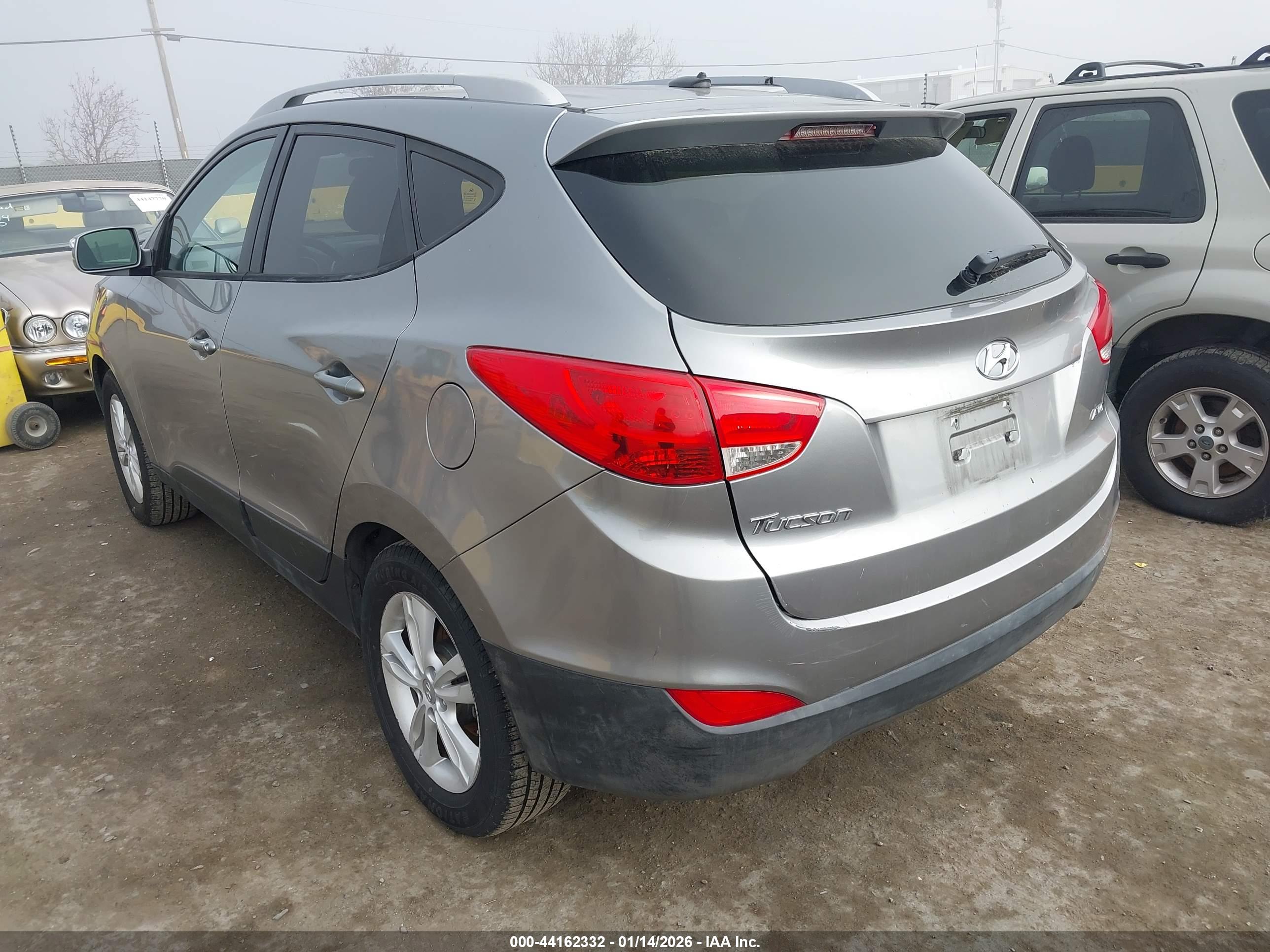 HYUNDAI TUCSON image 3