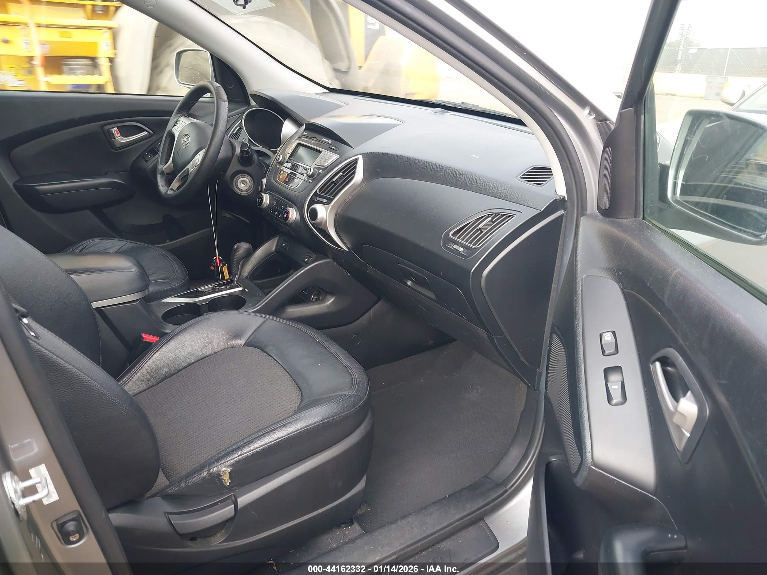 HYUNDAI TUCSON image 5