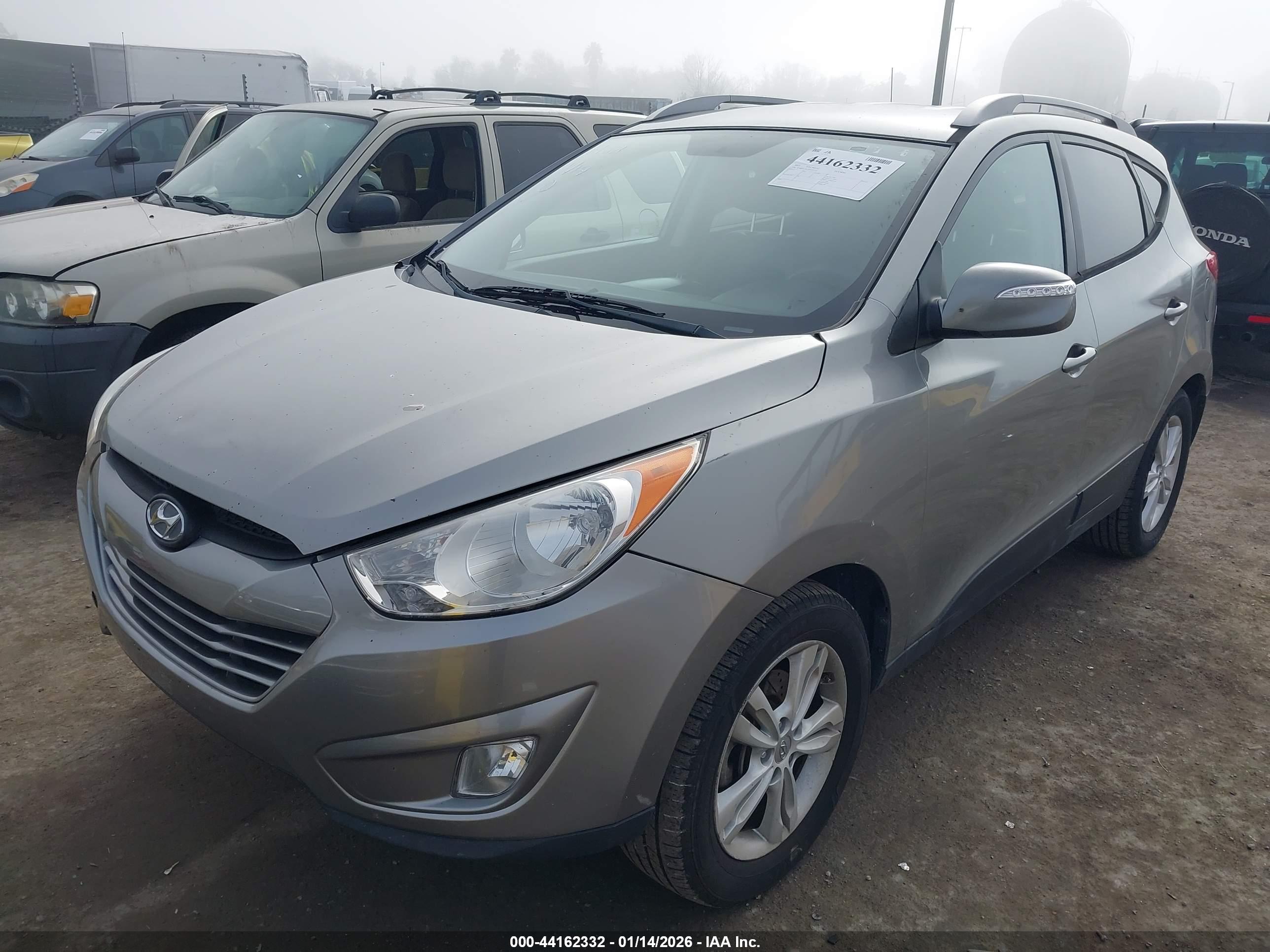 HYUNDAI TUCSON image 6
