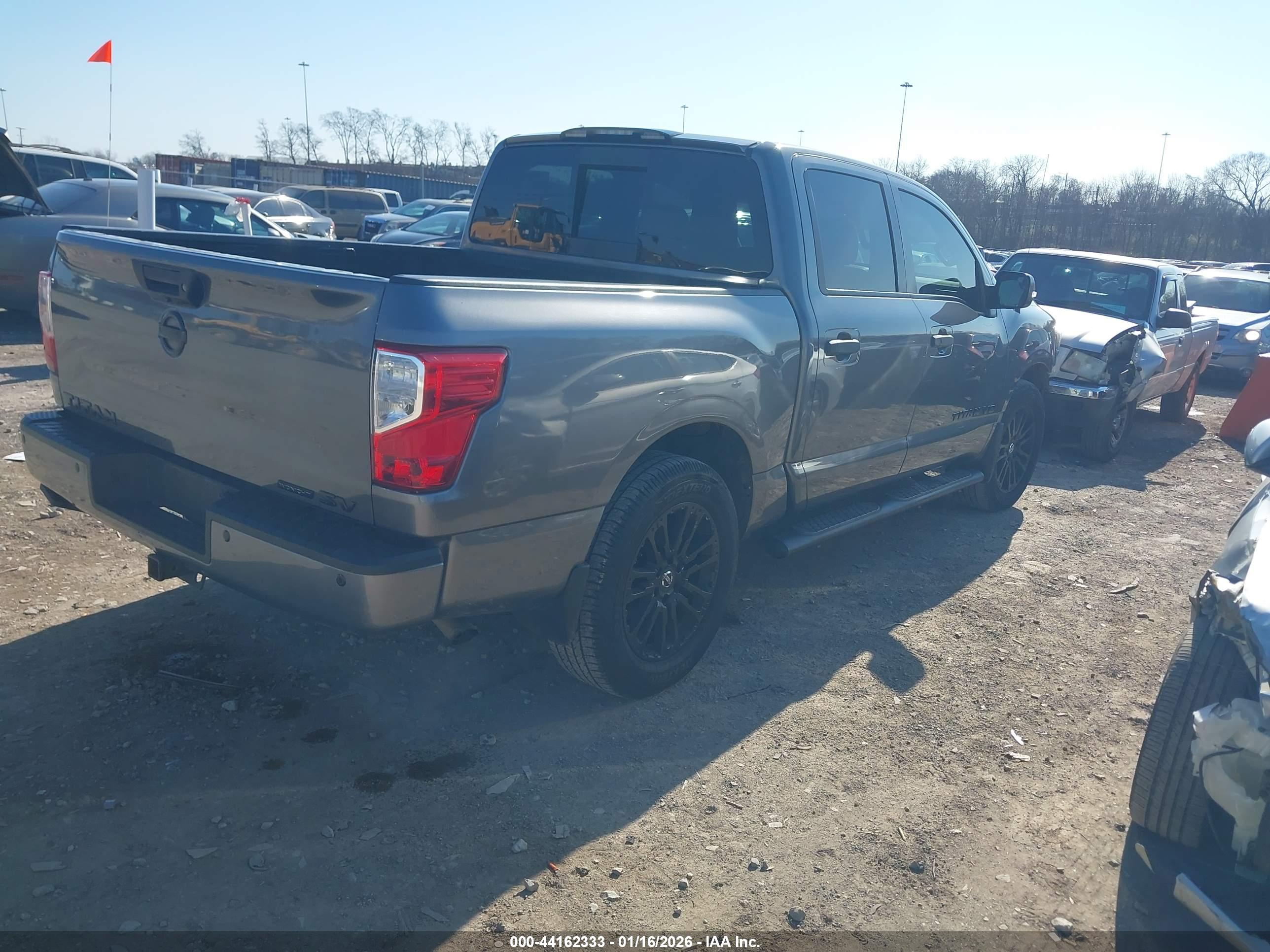NISSAN TITAN image 4