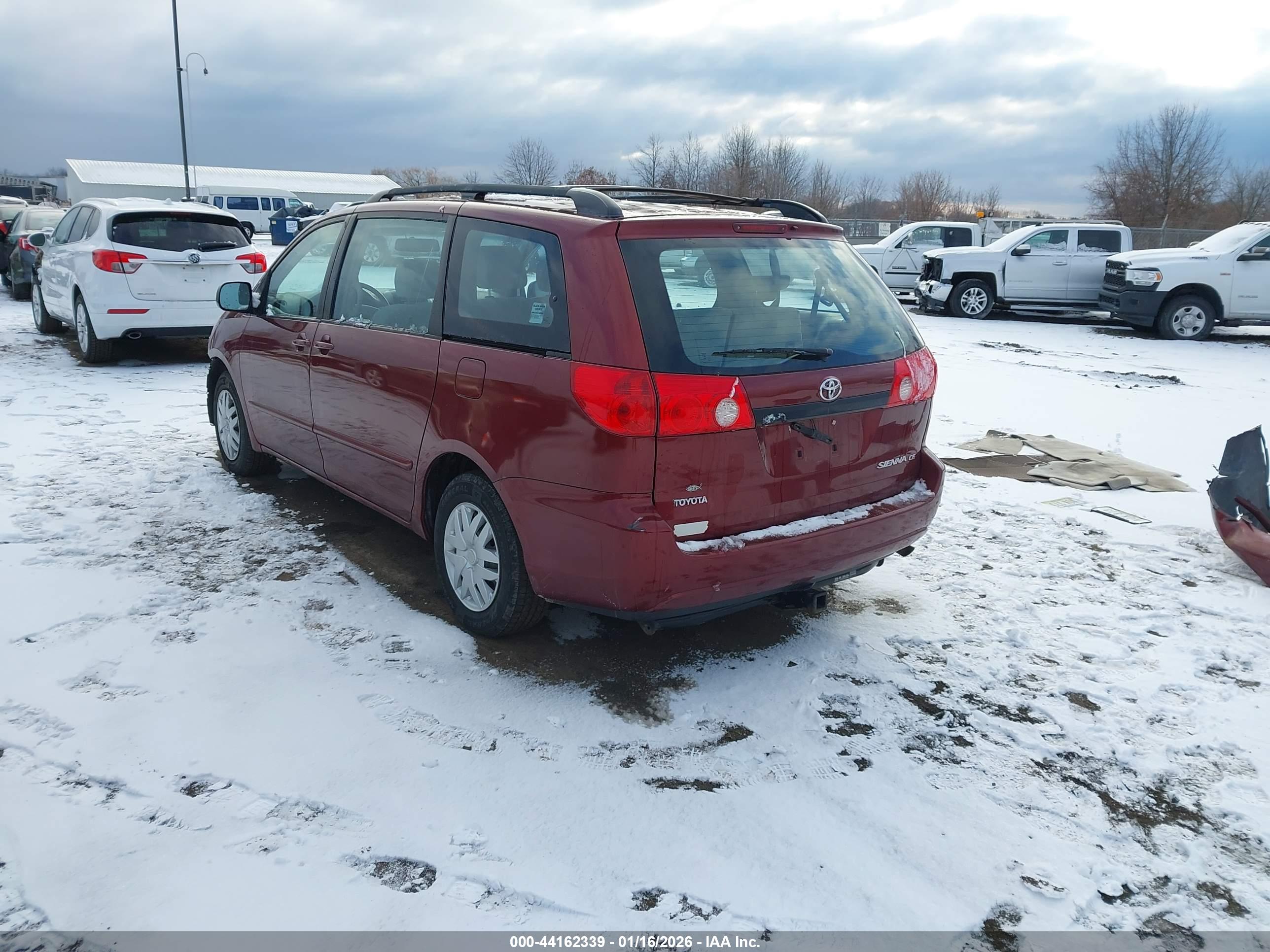 TOYOTA SIENNA image 3