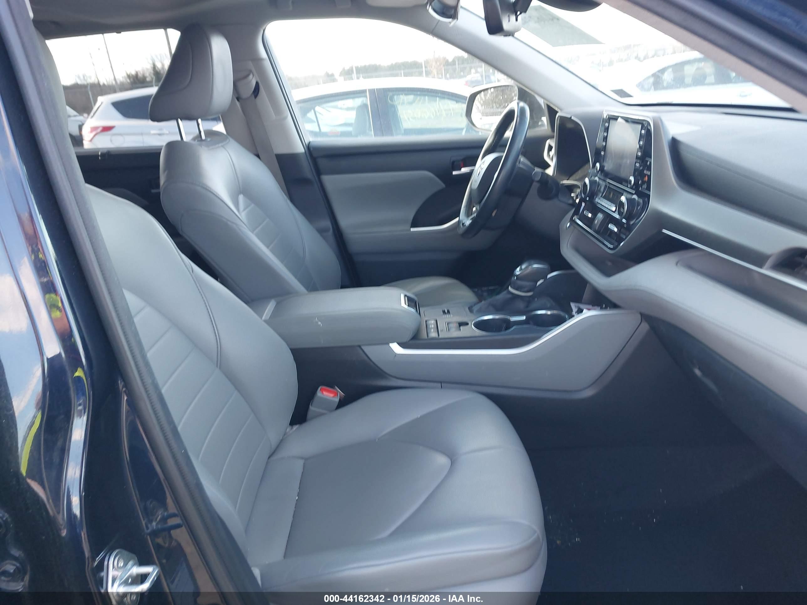 TOYOTA HIGHLANDER image 5