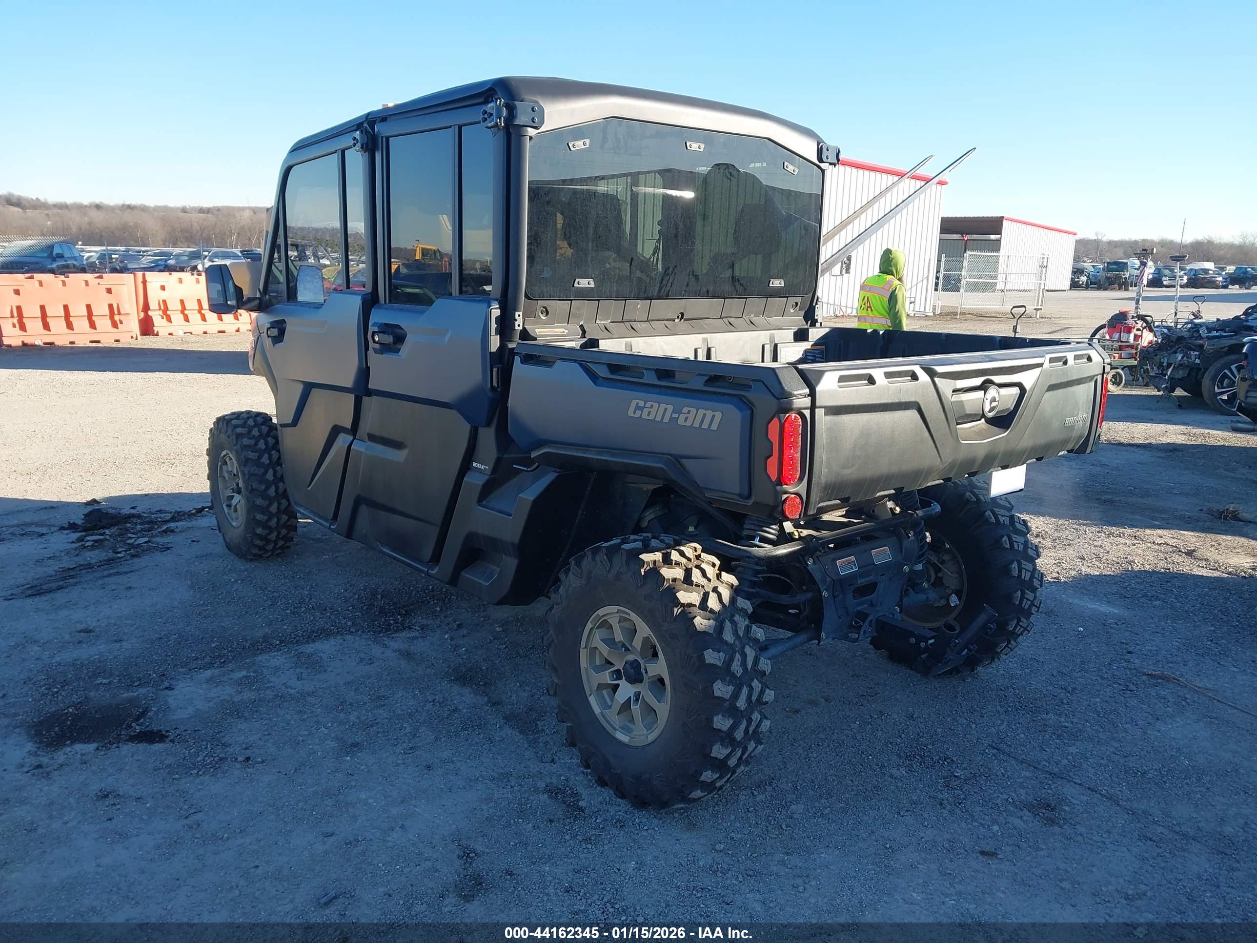 CAN-AM DEFENDER image 3