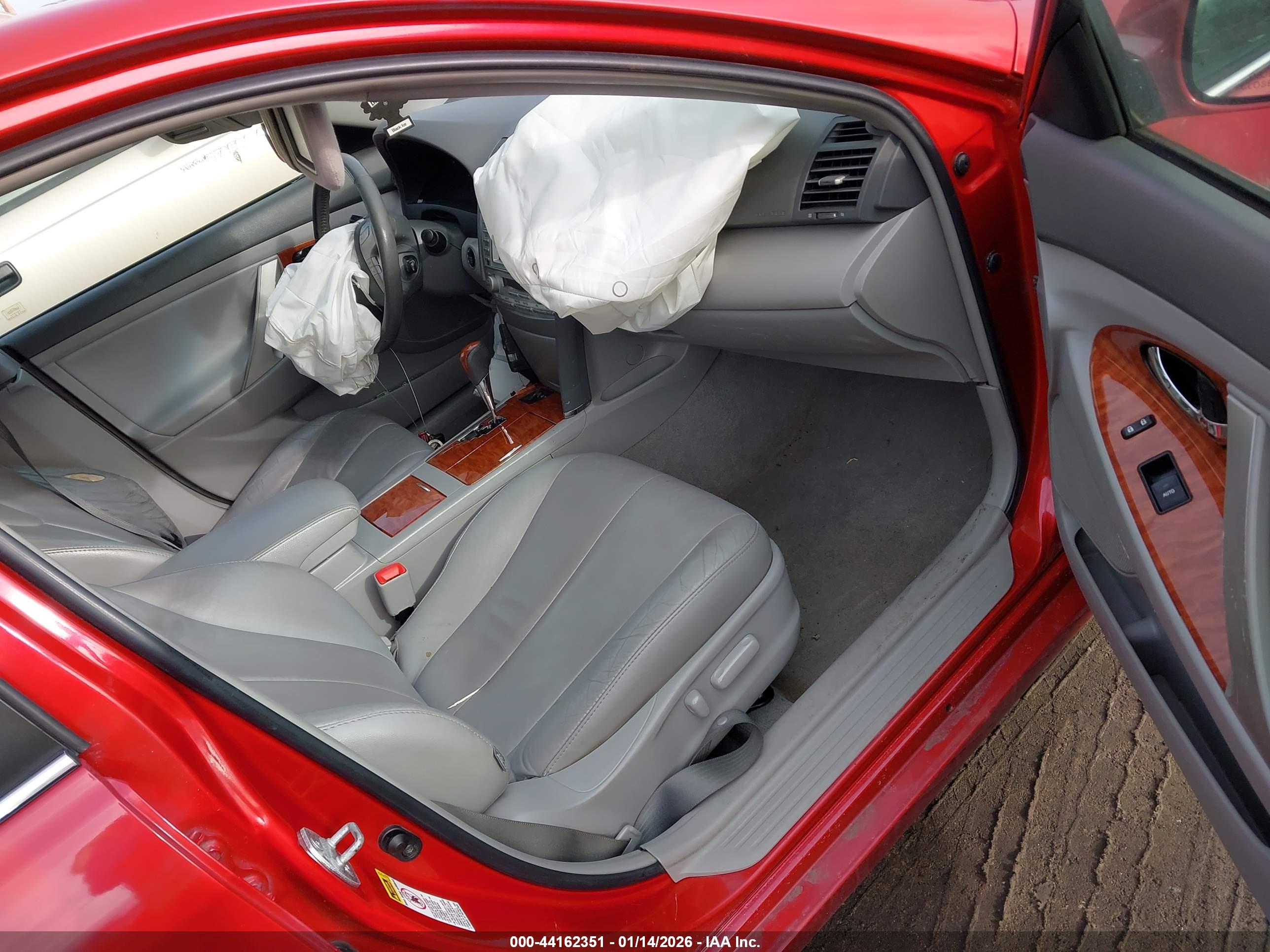 TOYOTA CAMRY image 5