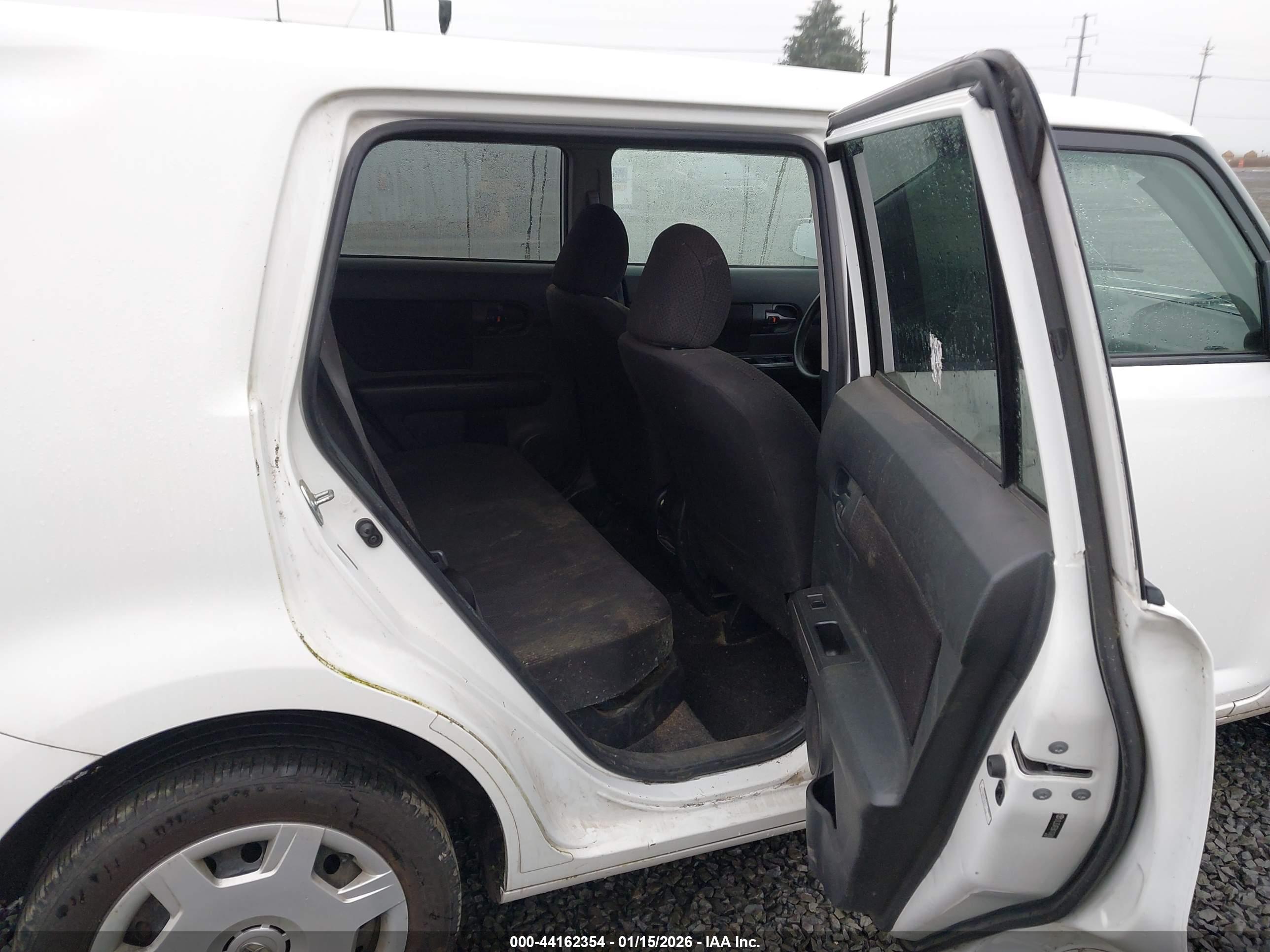 SCION XB image 8