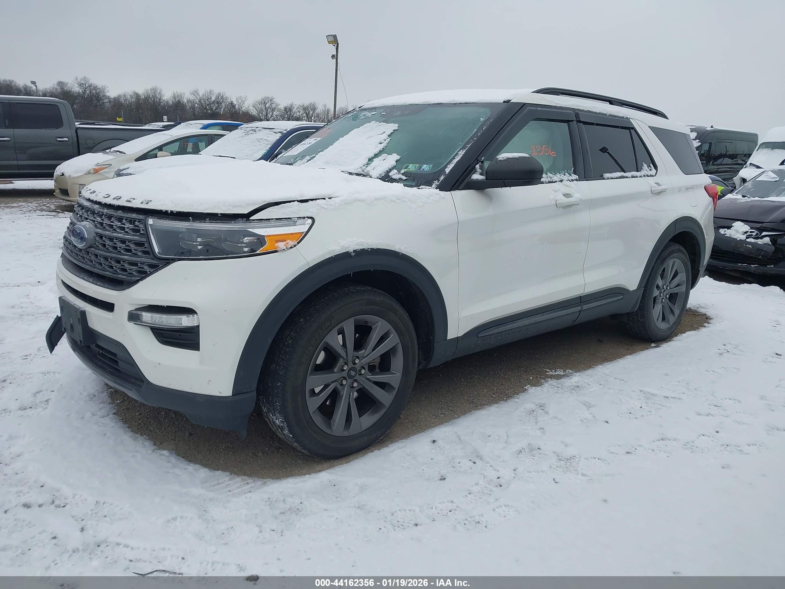 FORD EXPLORER image 2