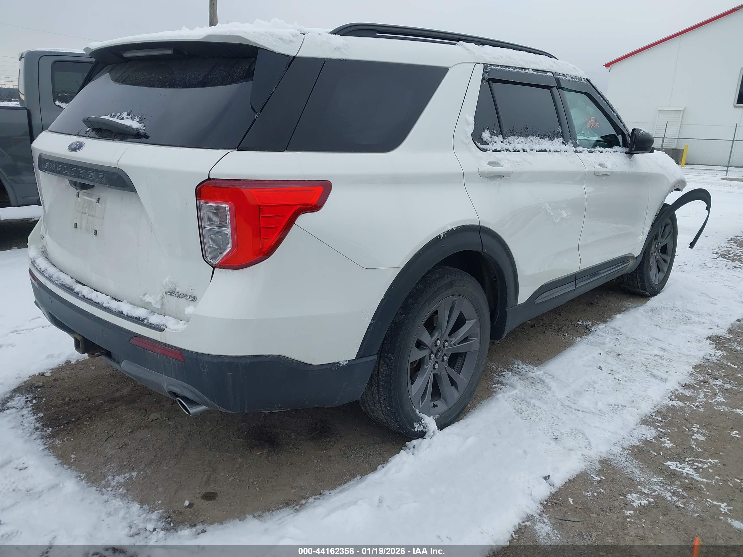 FORD EXPLORER image 4