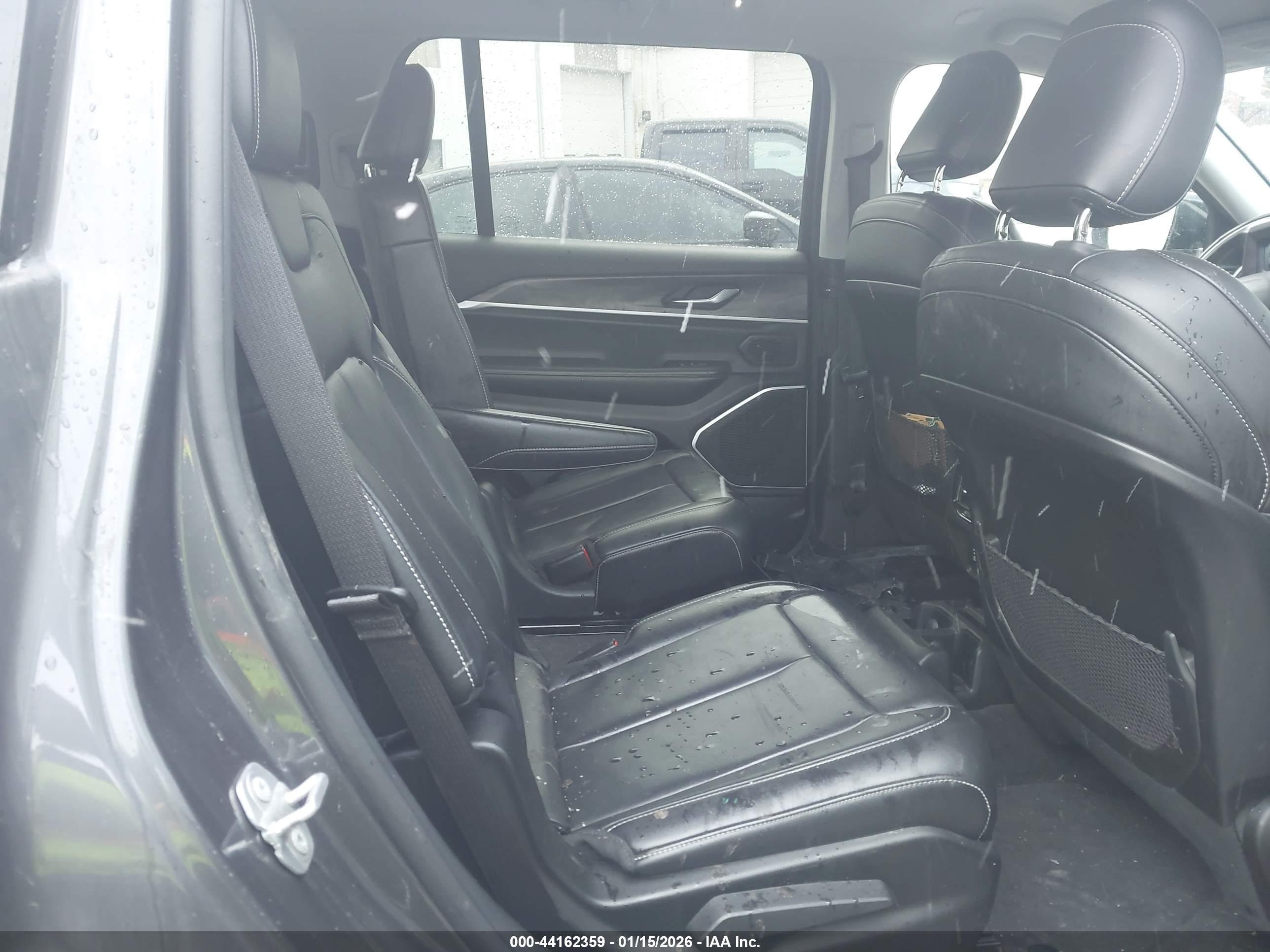 JEEP GRAND image 8