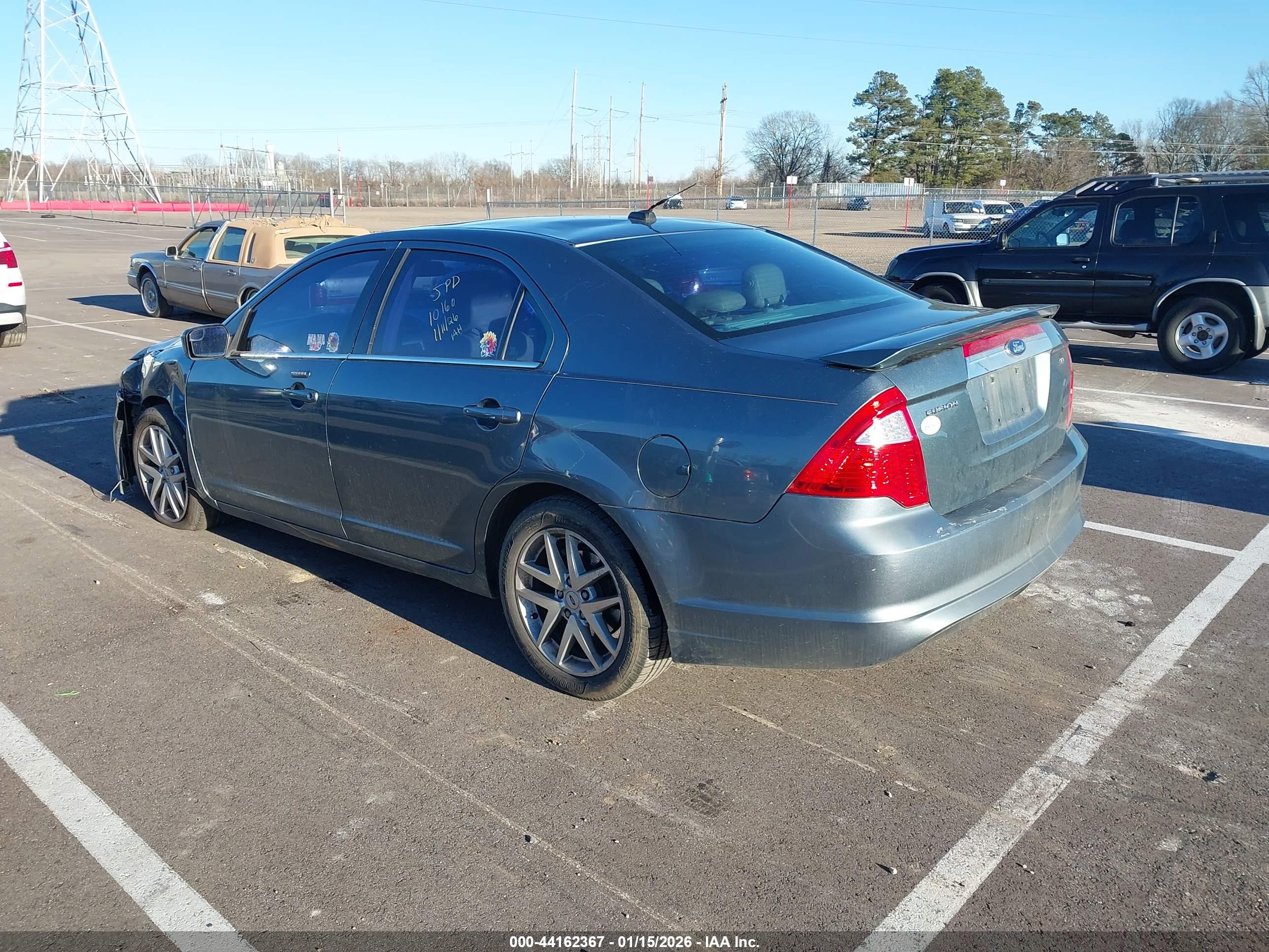 FORD FUSION image 3
