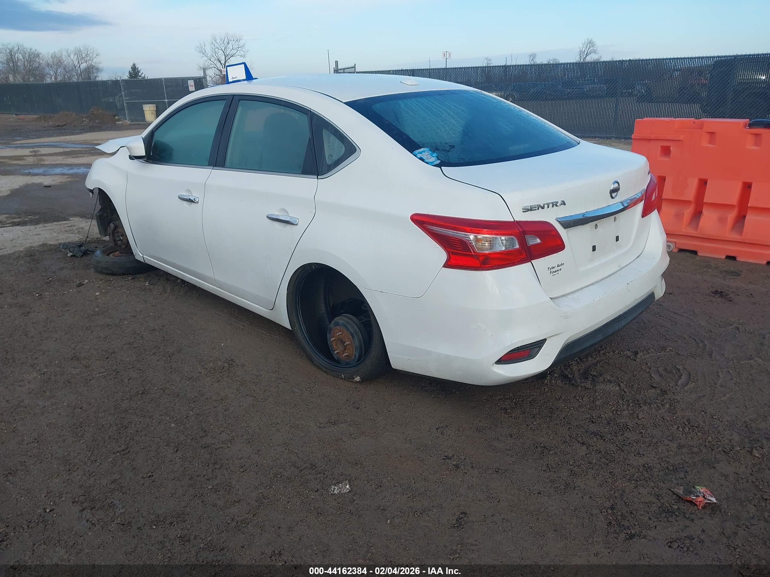 NISSAN SENTRA image 3