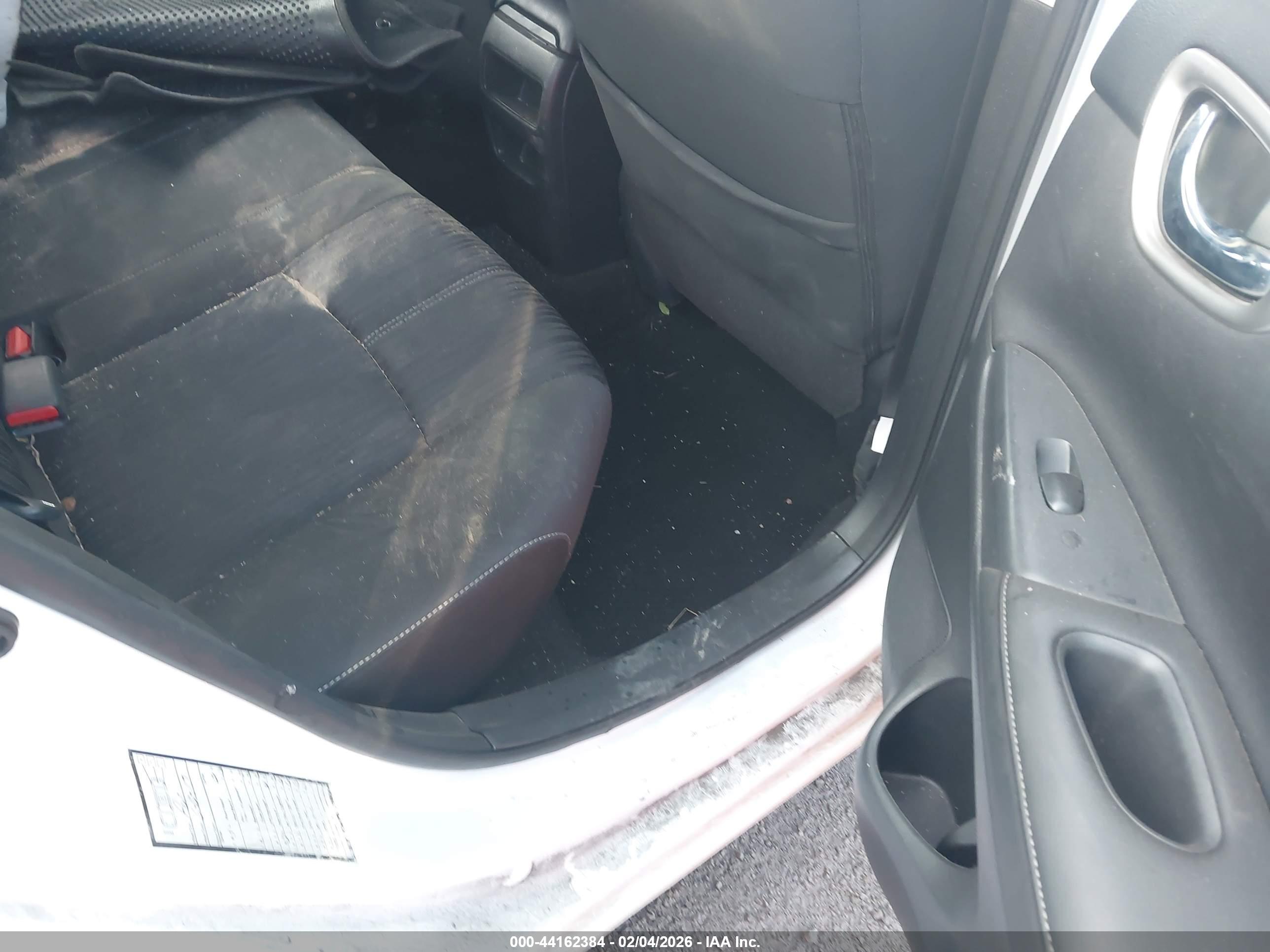 NISSAN SENTRA image 8
