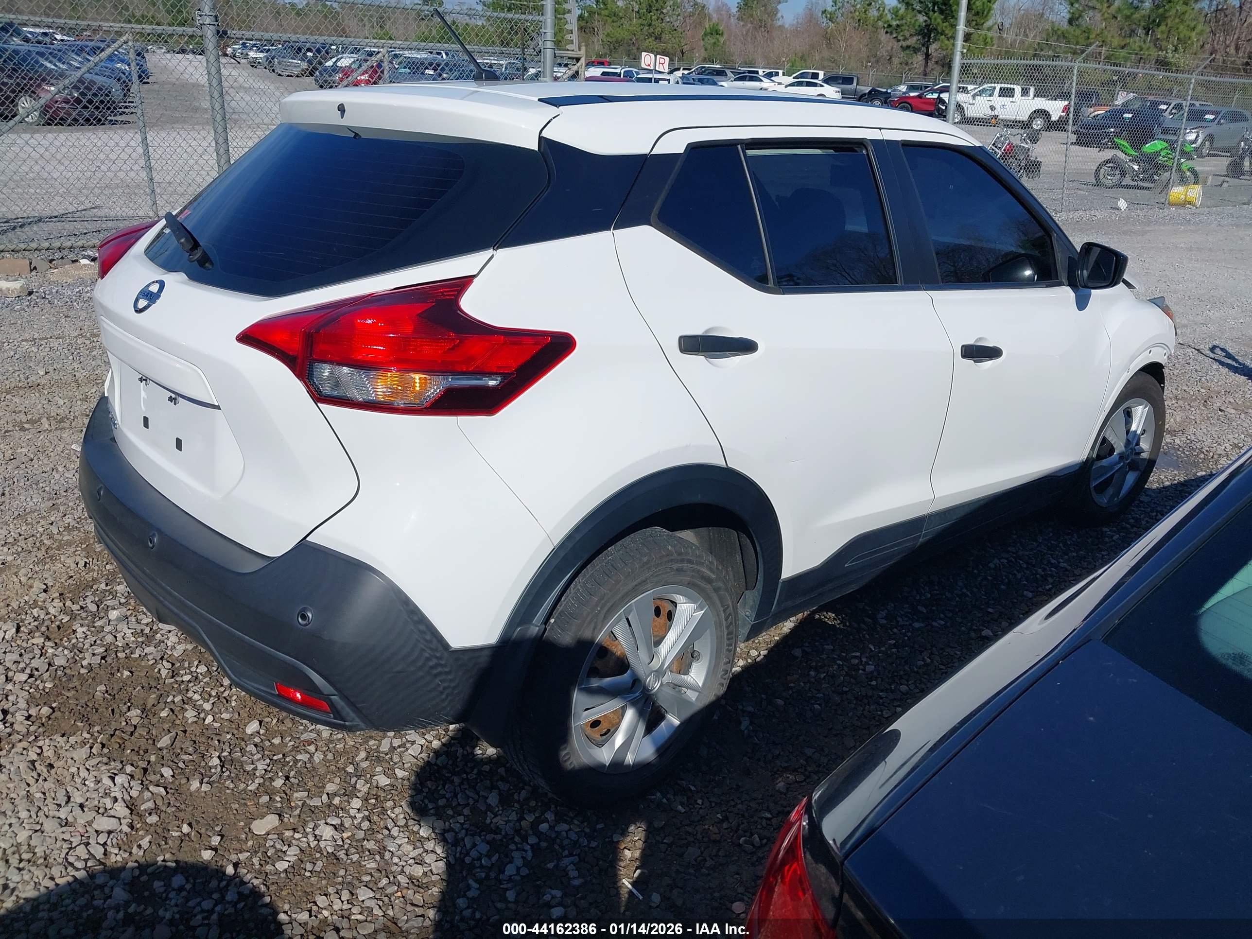 NISSAN KICKS image 4