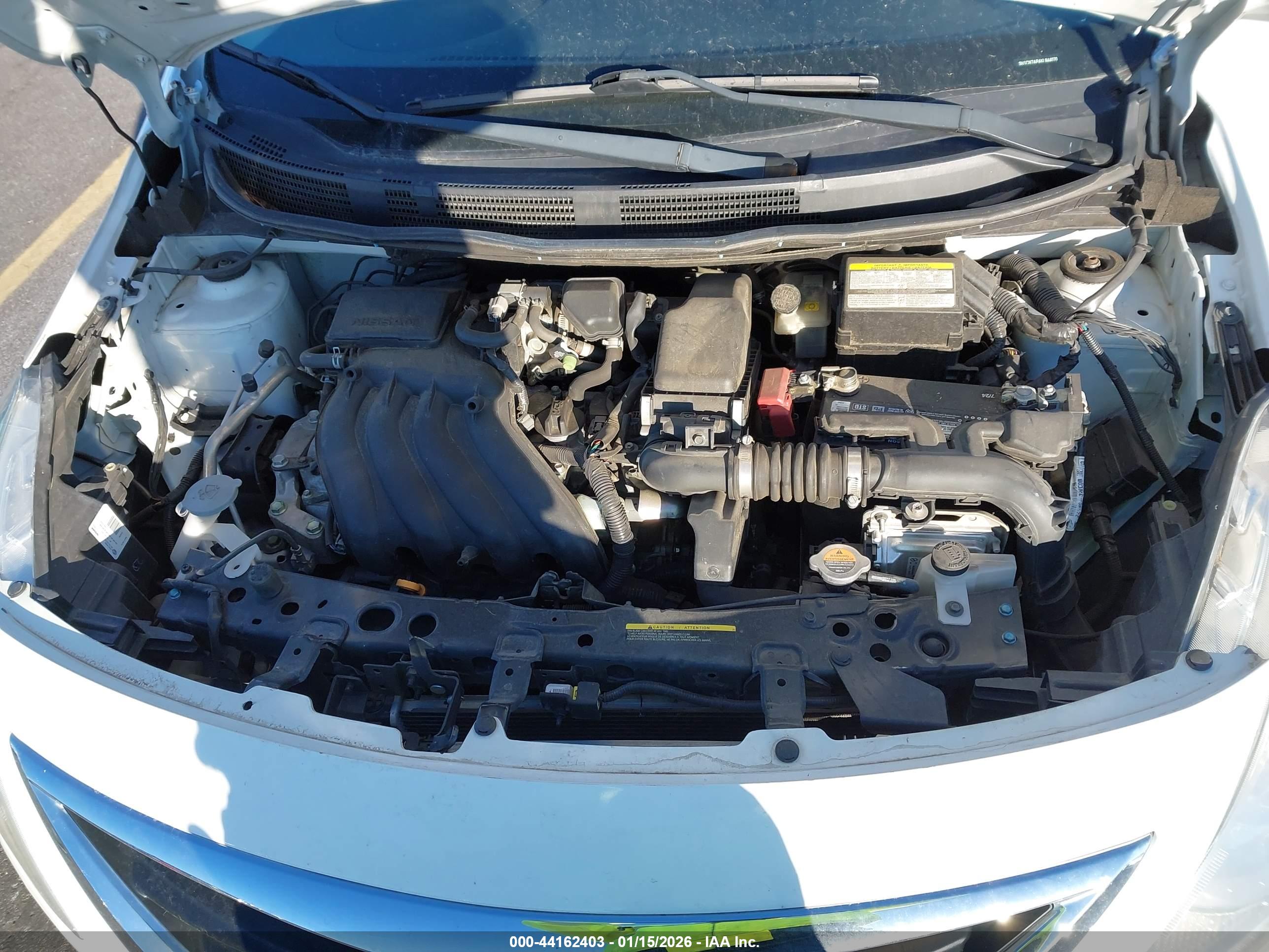 NISSAN VERSA image 10