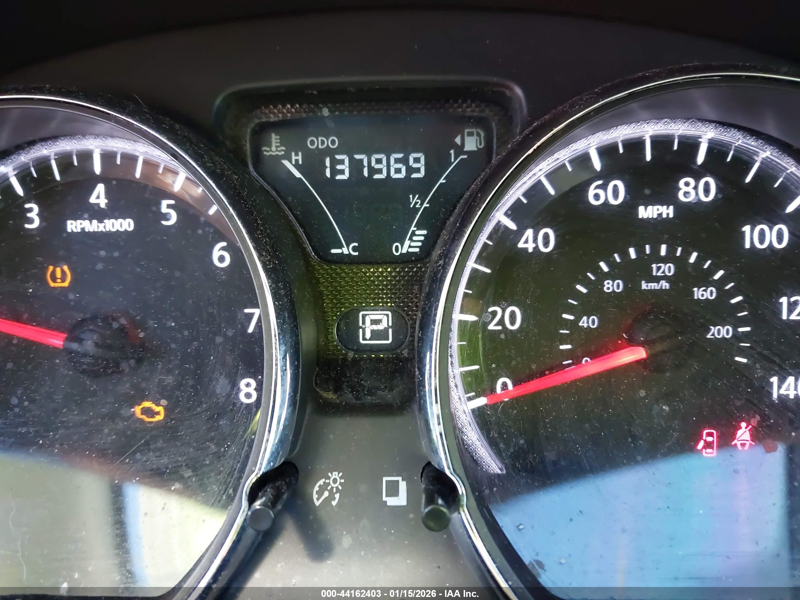 NISSAN VERSA image 7