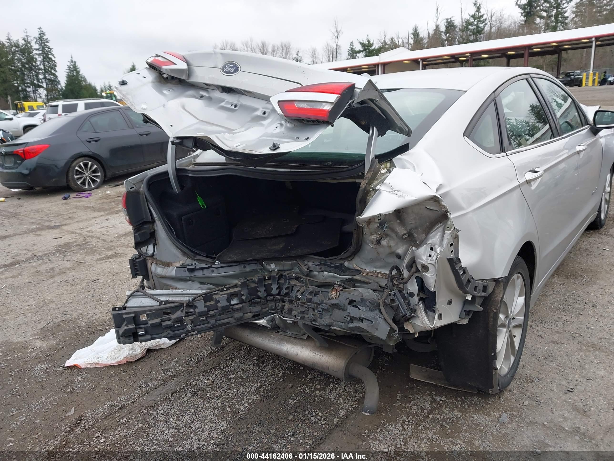 FORD FUSION image 6