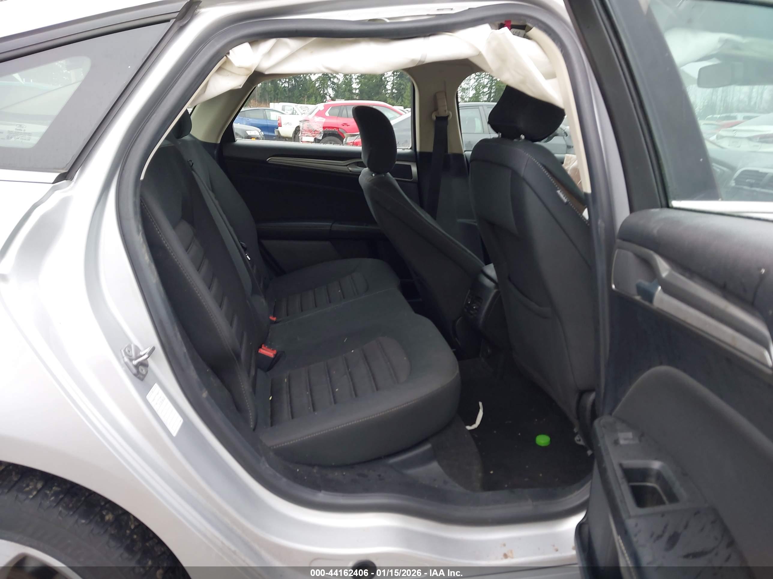 FORD FUSION image 8