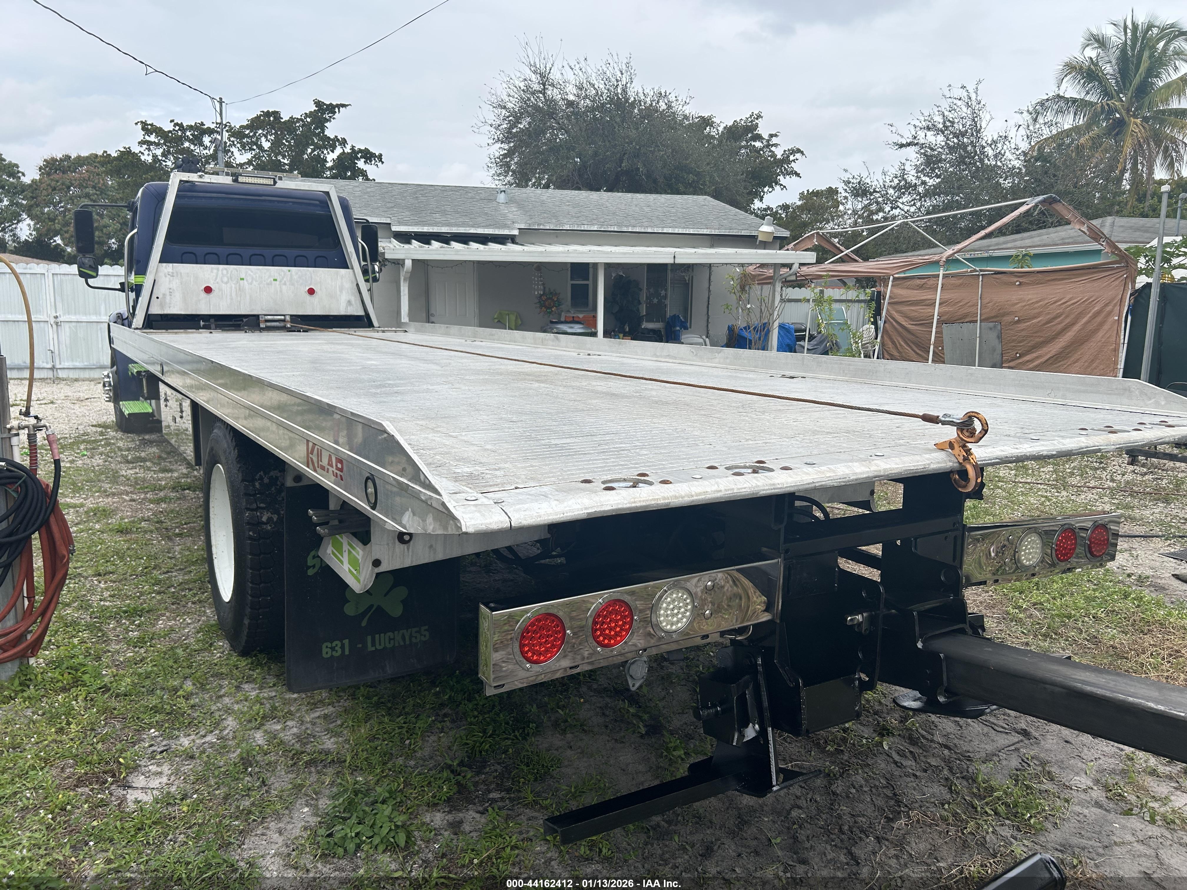 FREIGHTLINER M2 image 3
