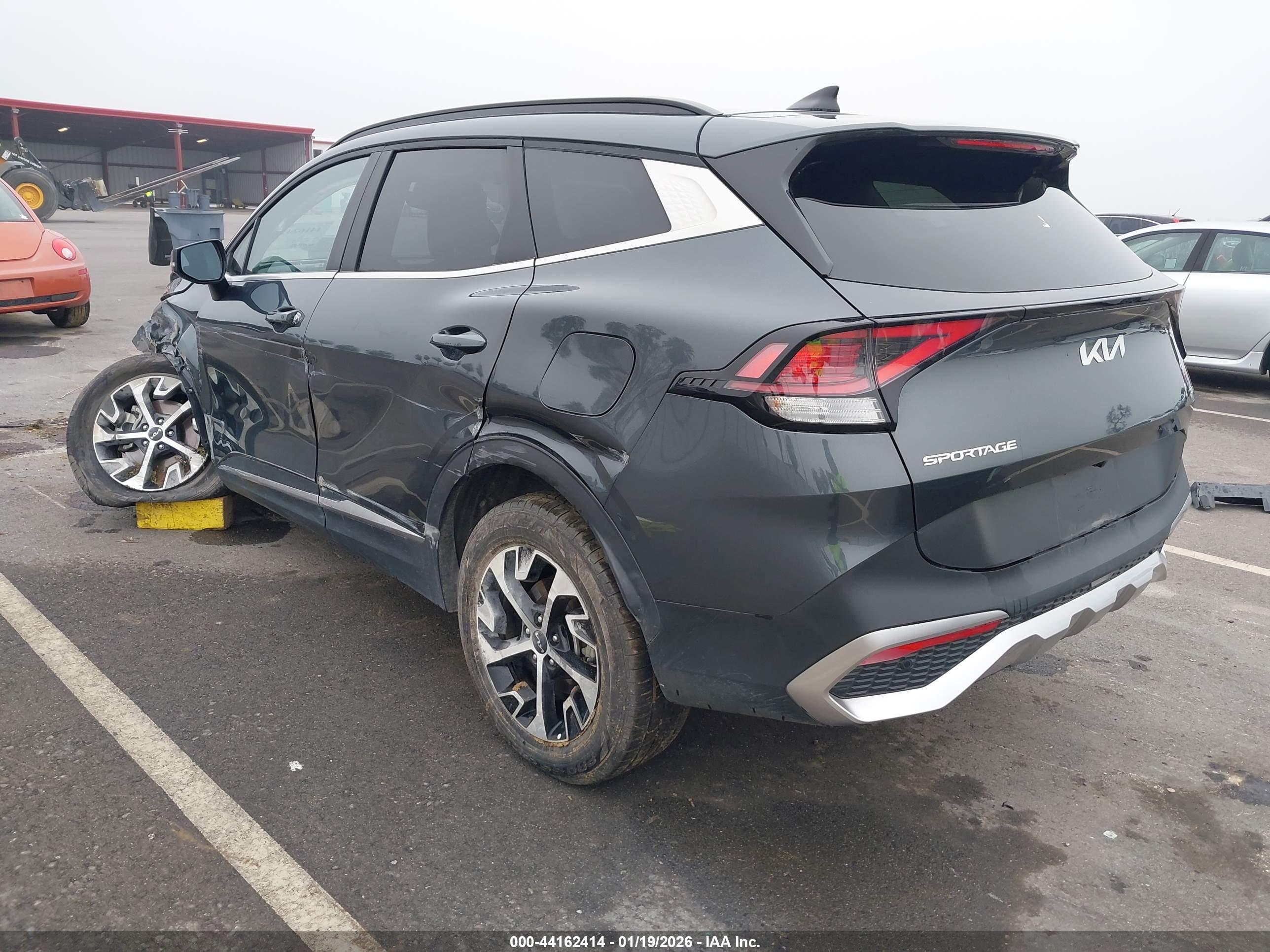 KIA SPORTAGE image 3