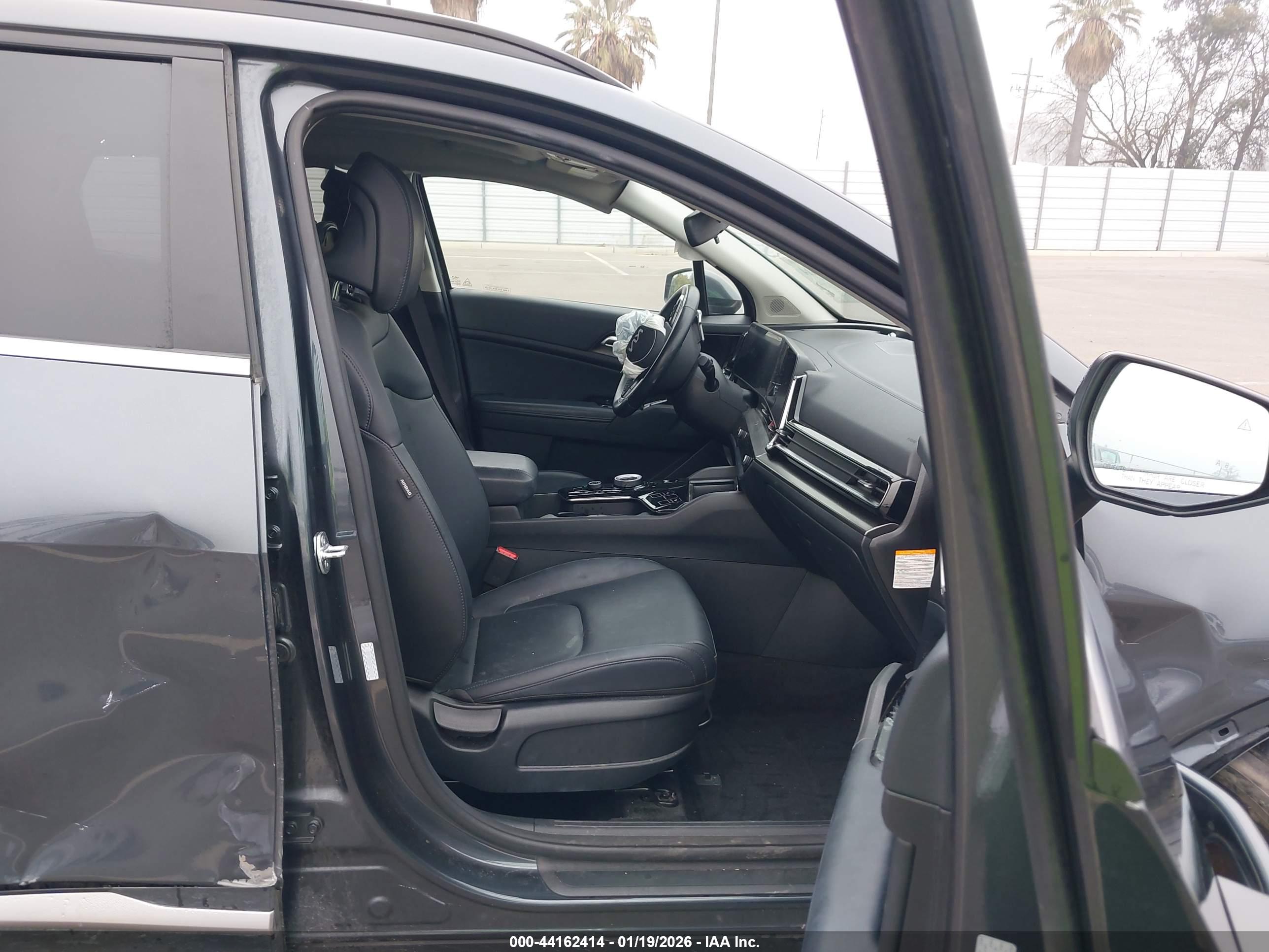 KIA SPORTAGE image 5