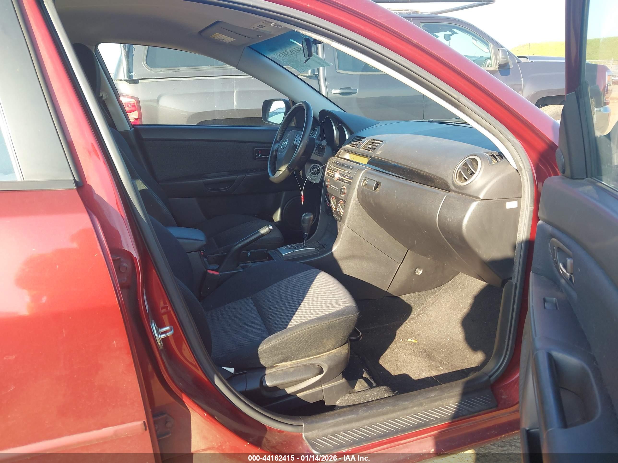 MAZDA MAZDA3 image 5