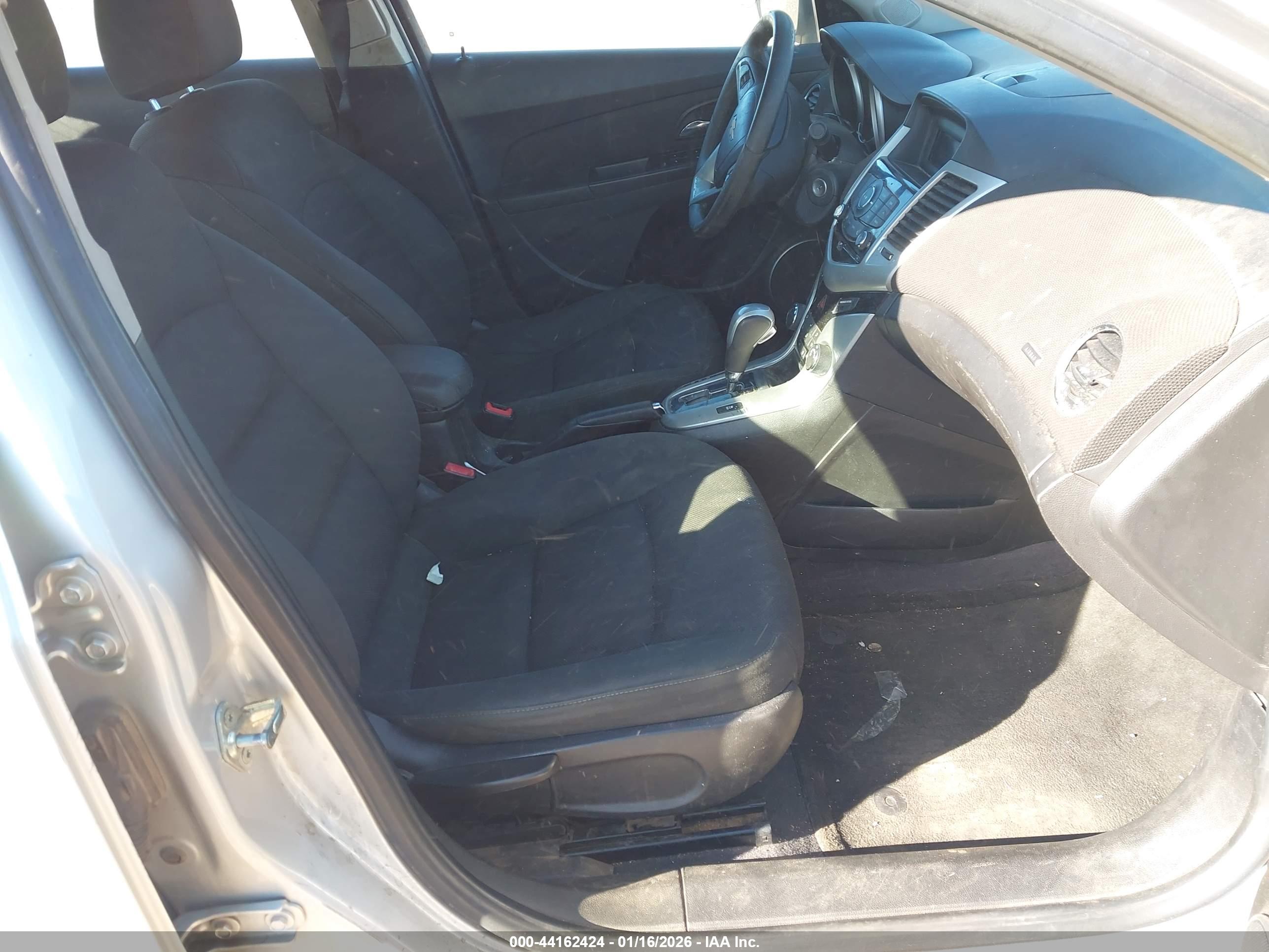 CHEVROLET CRUZE image 5