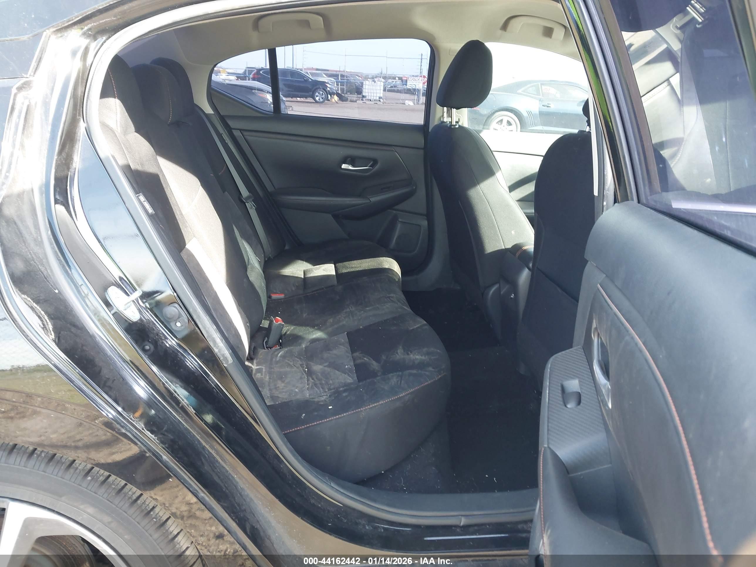 NISSAN SENTRA image 8
