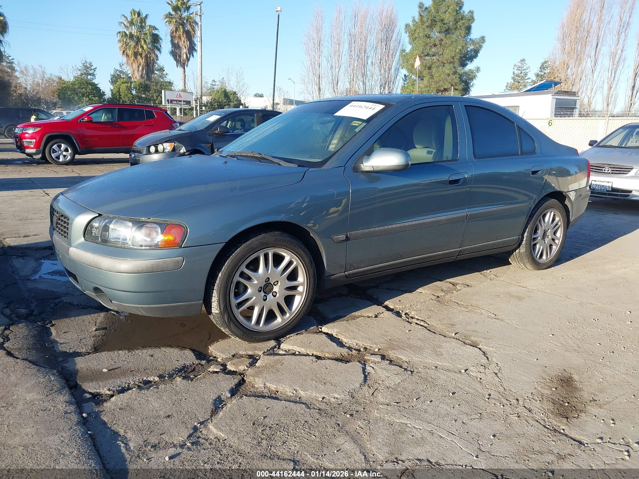 VOLVO S60 image 2