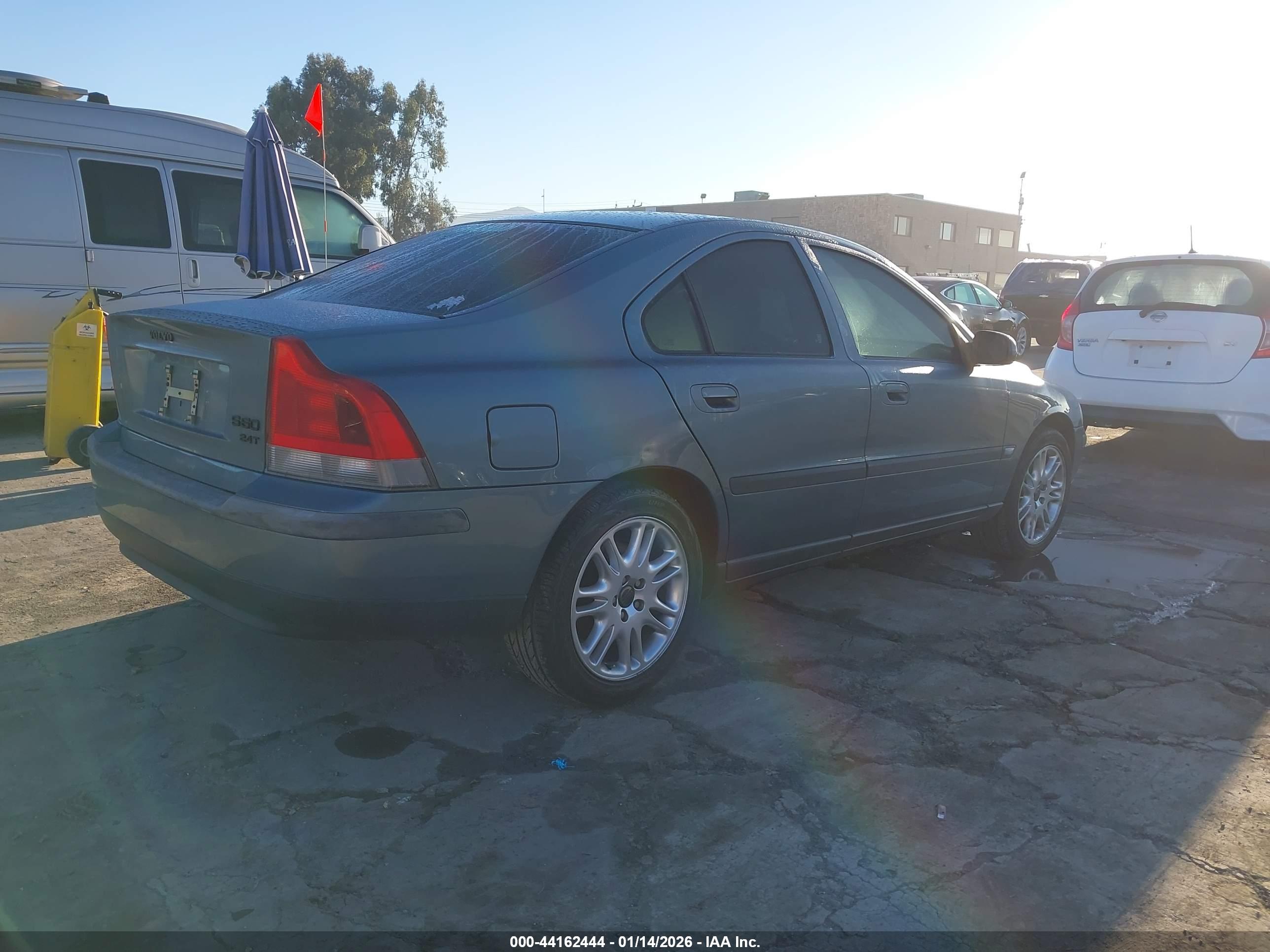 VOLVO S60 image 4
