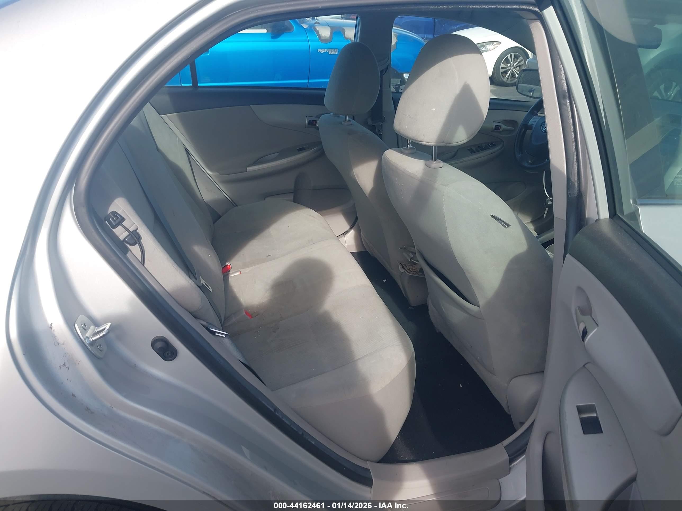 TOYOTA COROLLA image 8