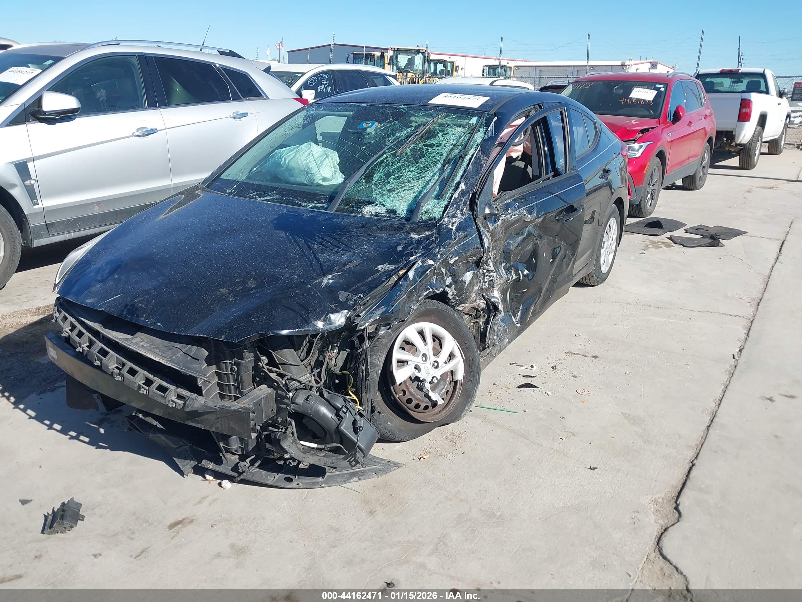 HYUNDAI ELANTRA image 2