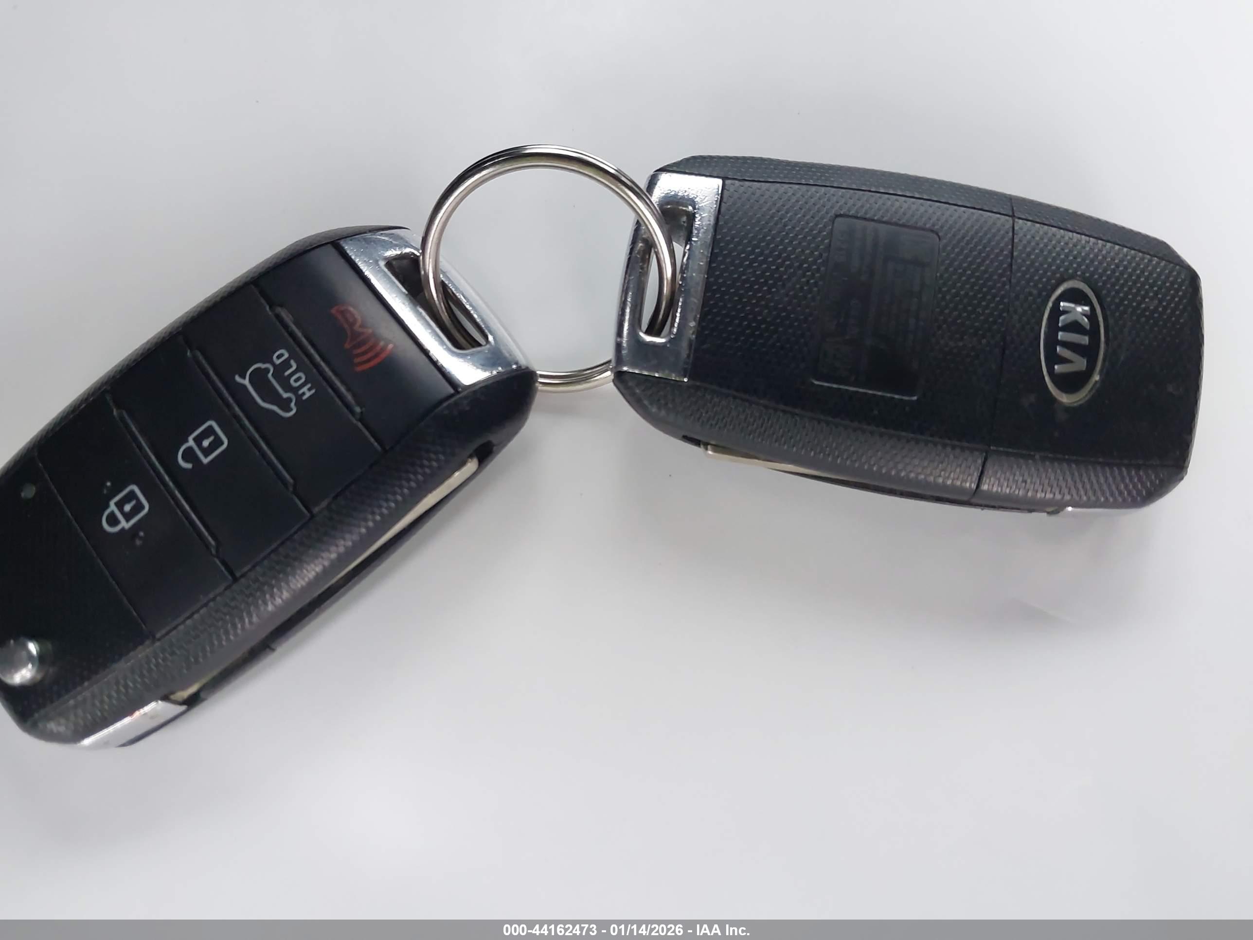 KIA SORENTO image 11