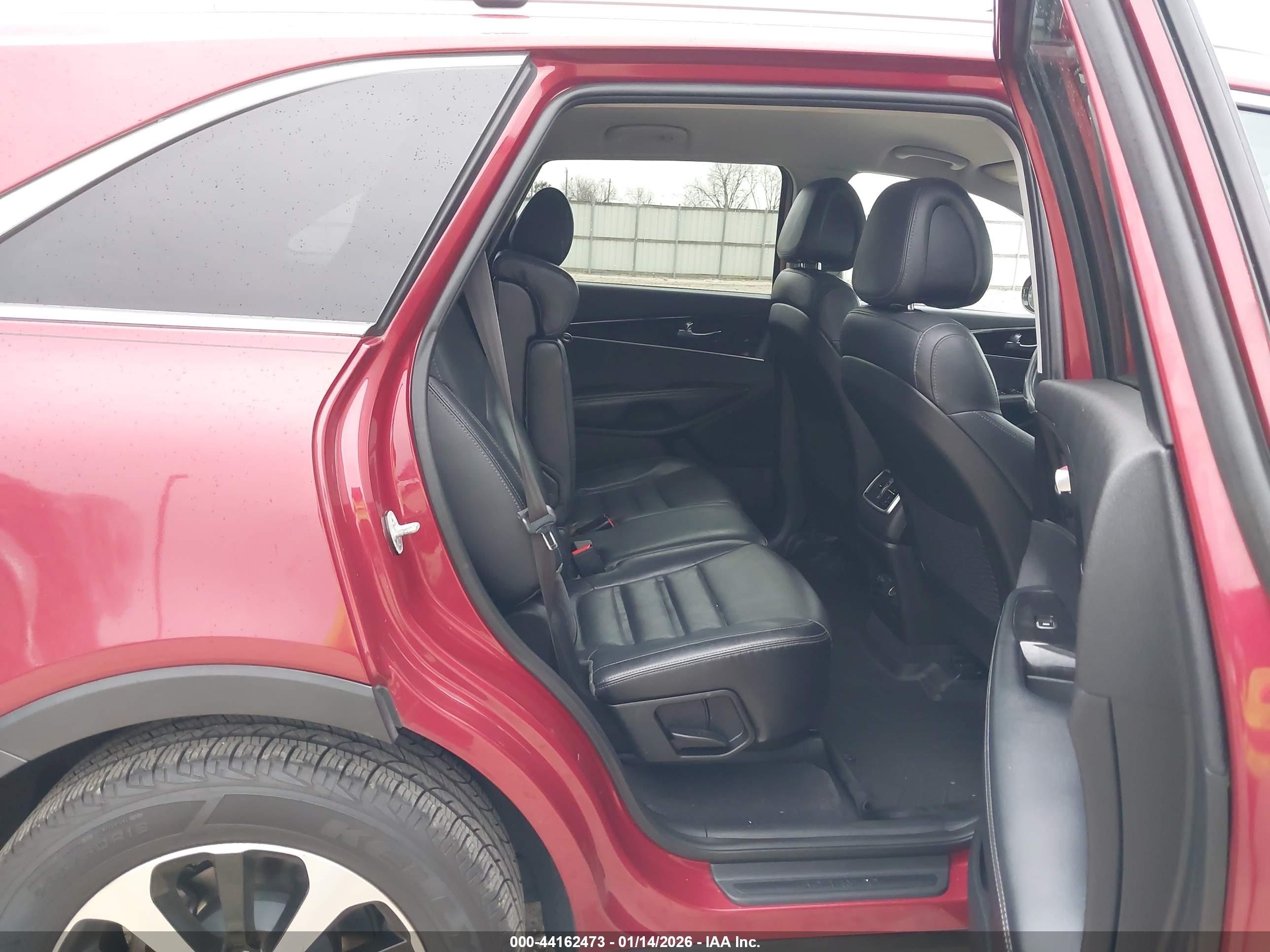 KIA SORENTO image 8