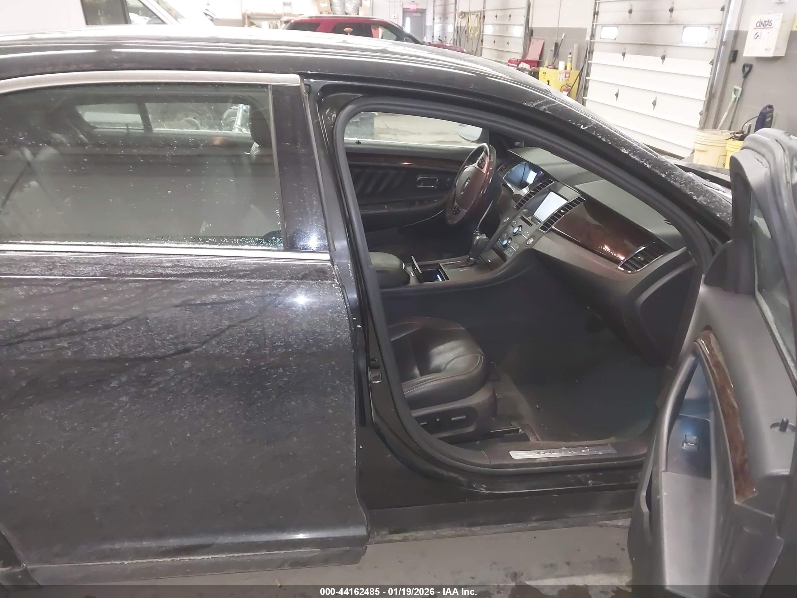 FORD TAURUS image 5