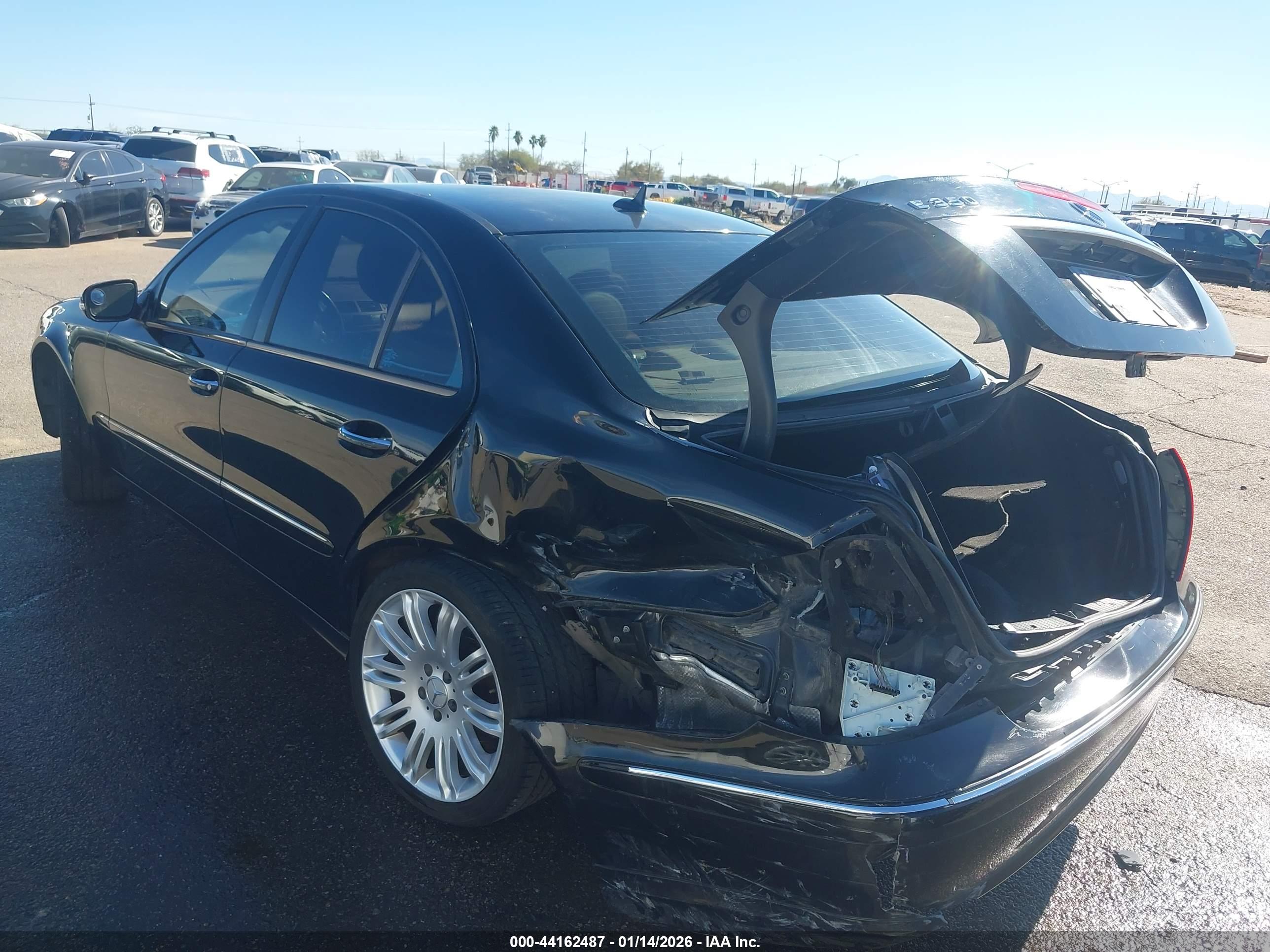 MERCEDES-BENZ E image 3