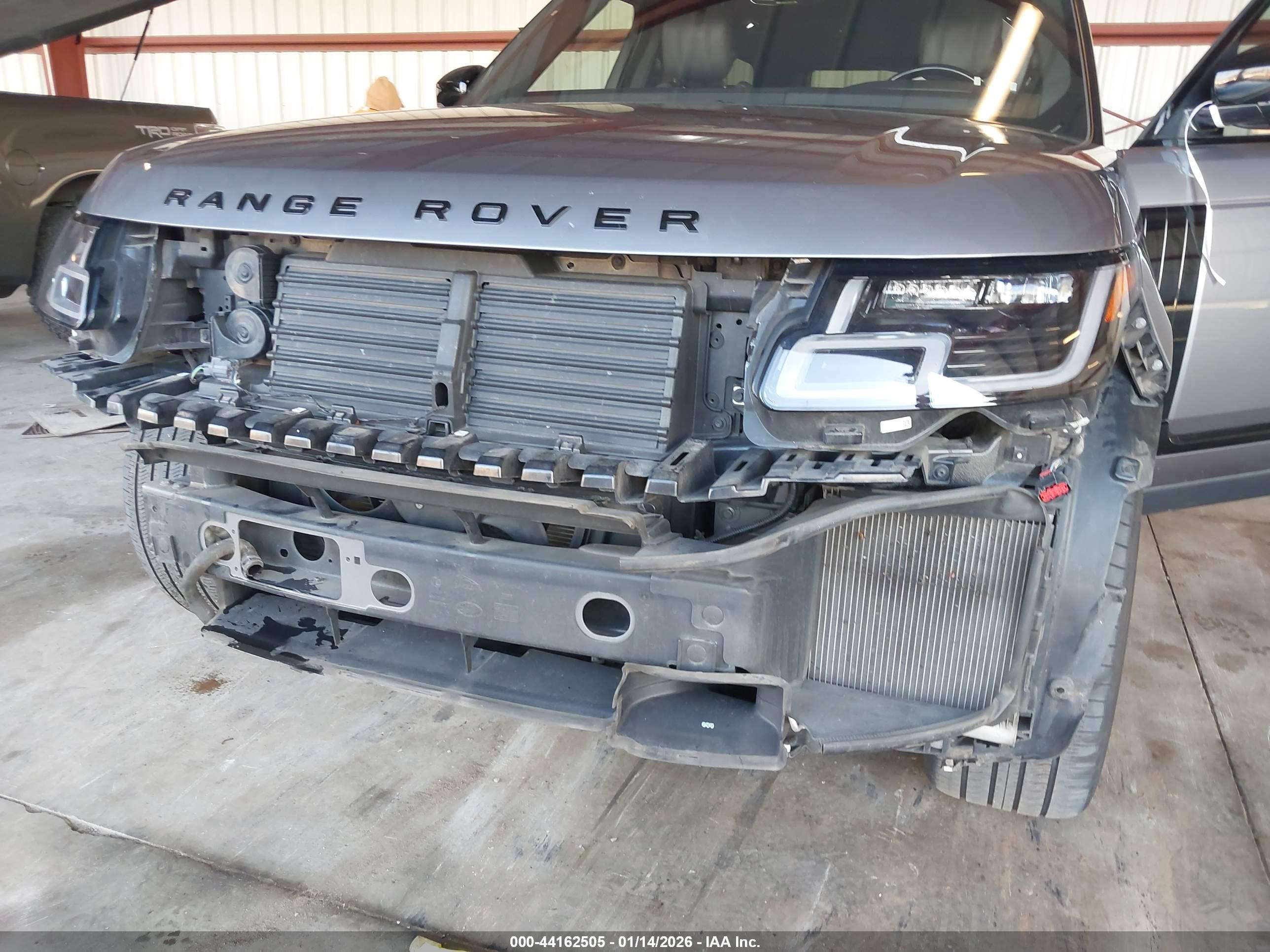 LAND ROVER image 6