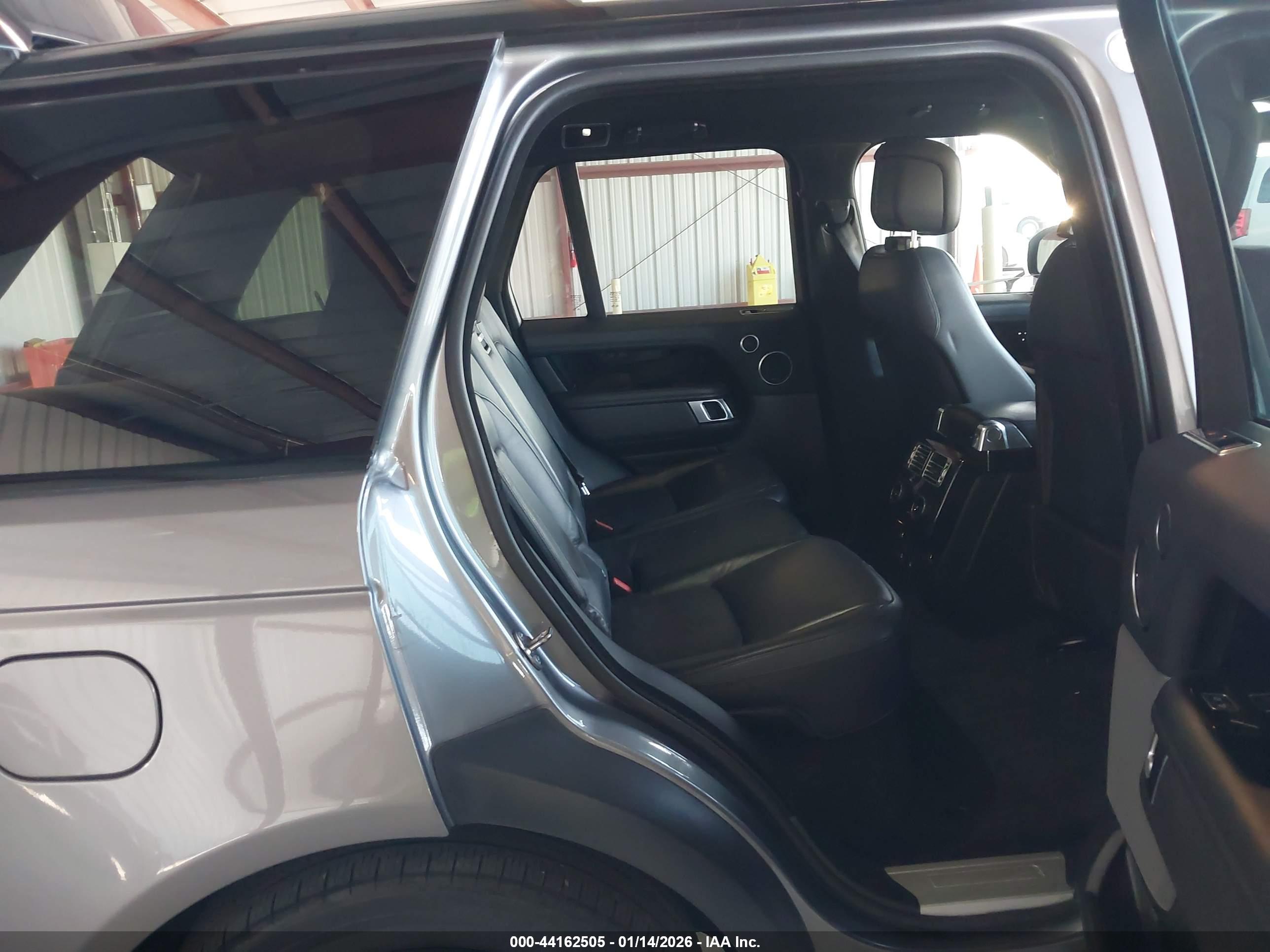LAND ROVER image 8