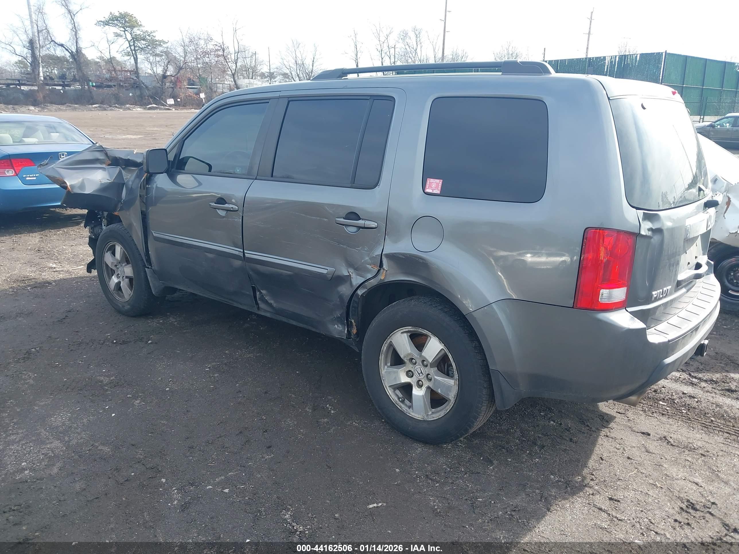 HONDA PILOT image 3