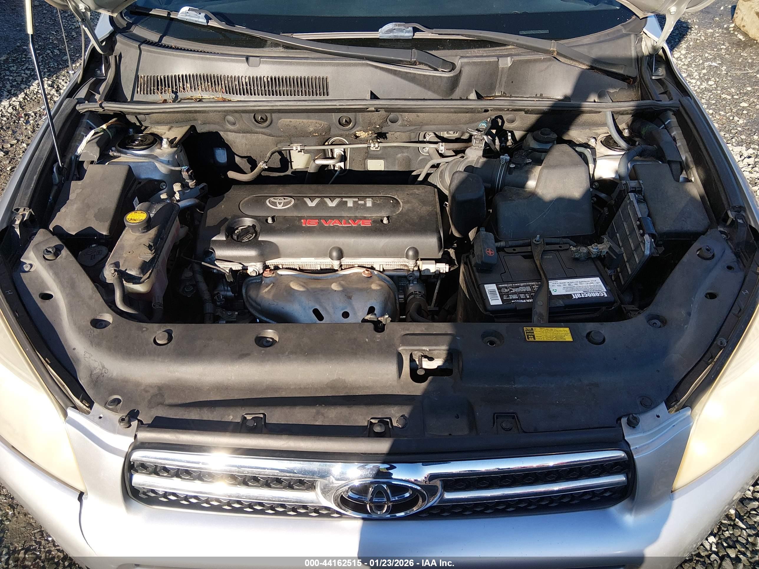 TOYOTA RAV4 image 10