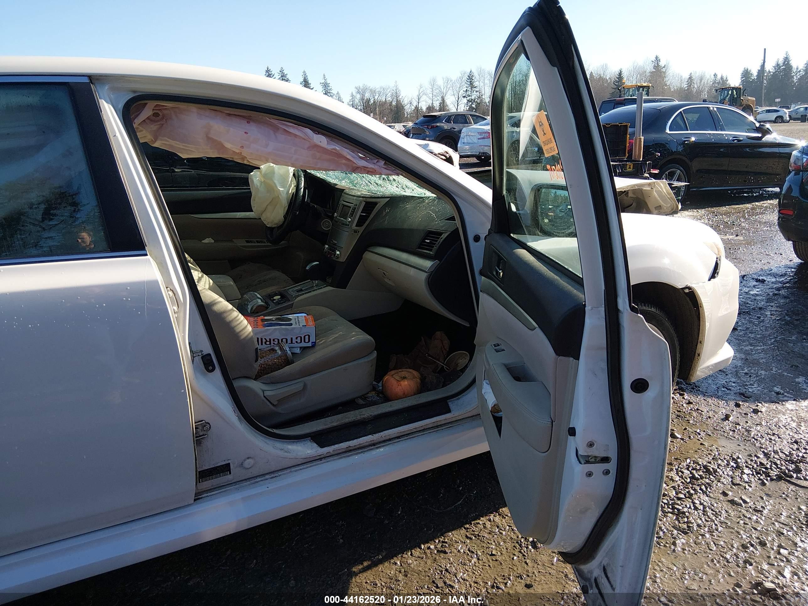 SUBARU LEGACY image 5