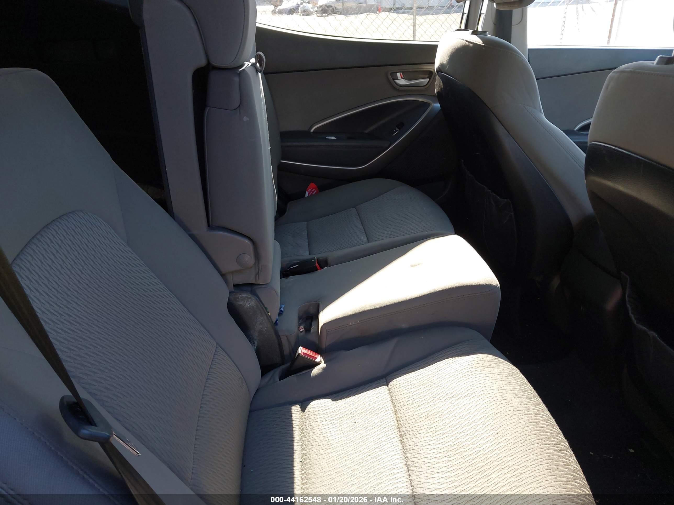 HYUNDAI SANTA image 8