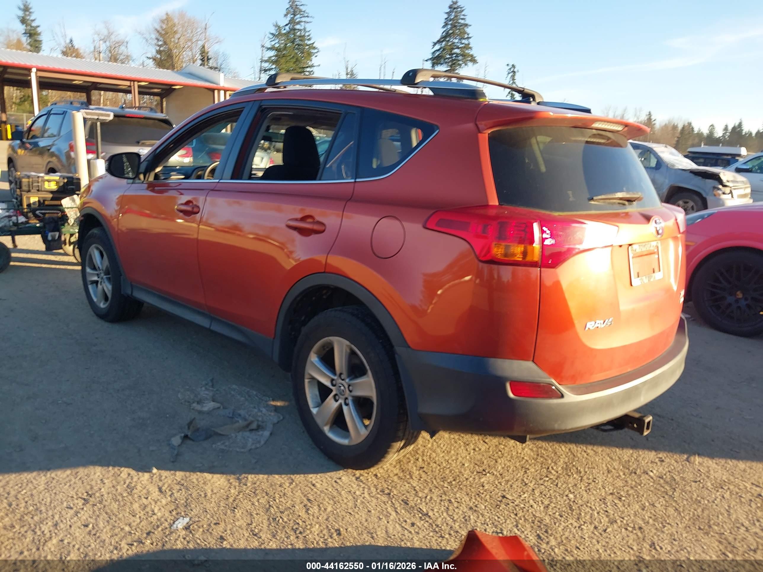 TOYOTA RAV4 image 3