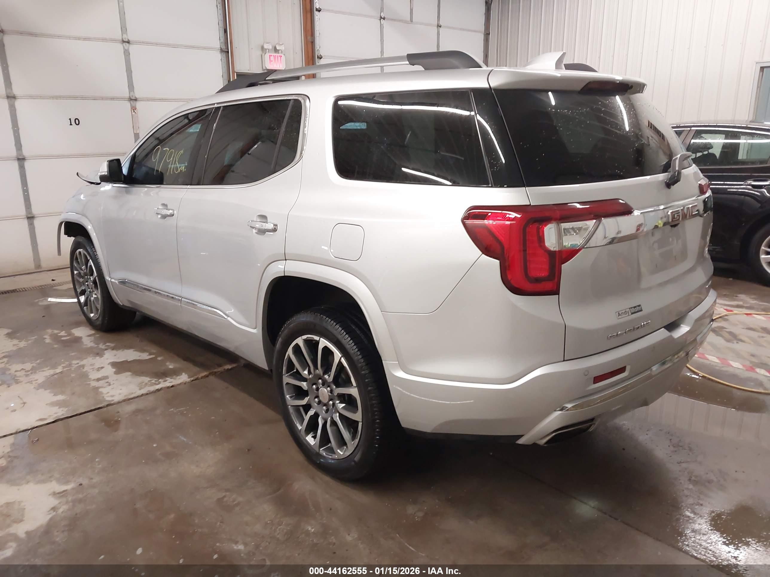 GMC ACADIA image 3