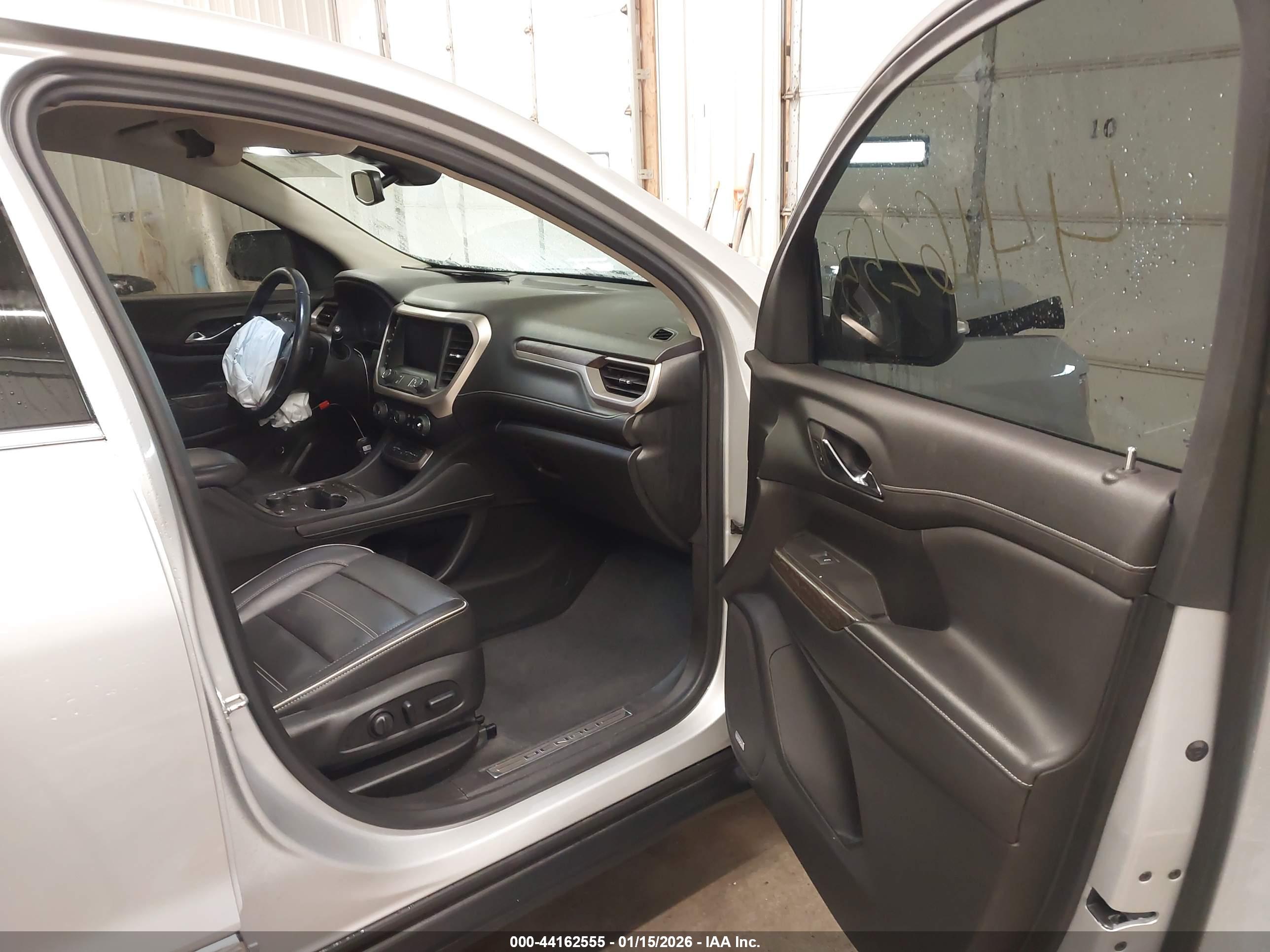 GMC ACADIA image 5