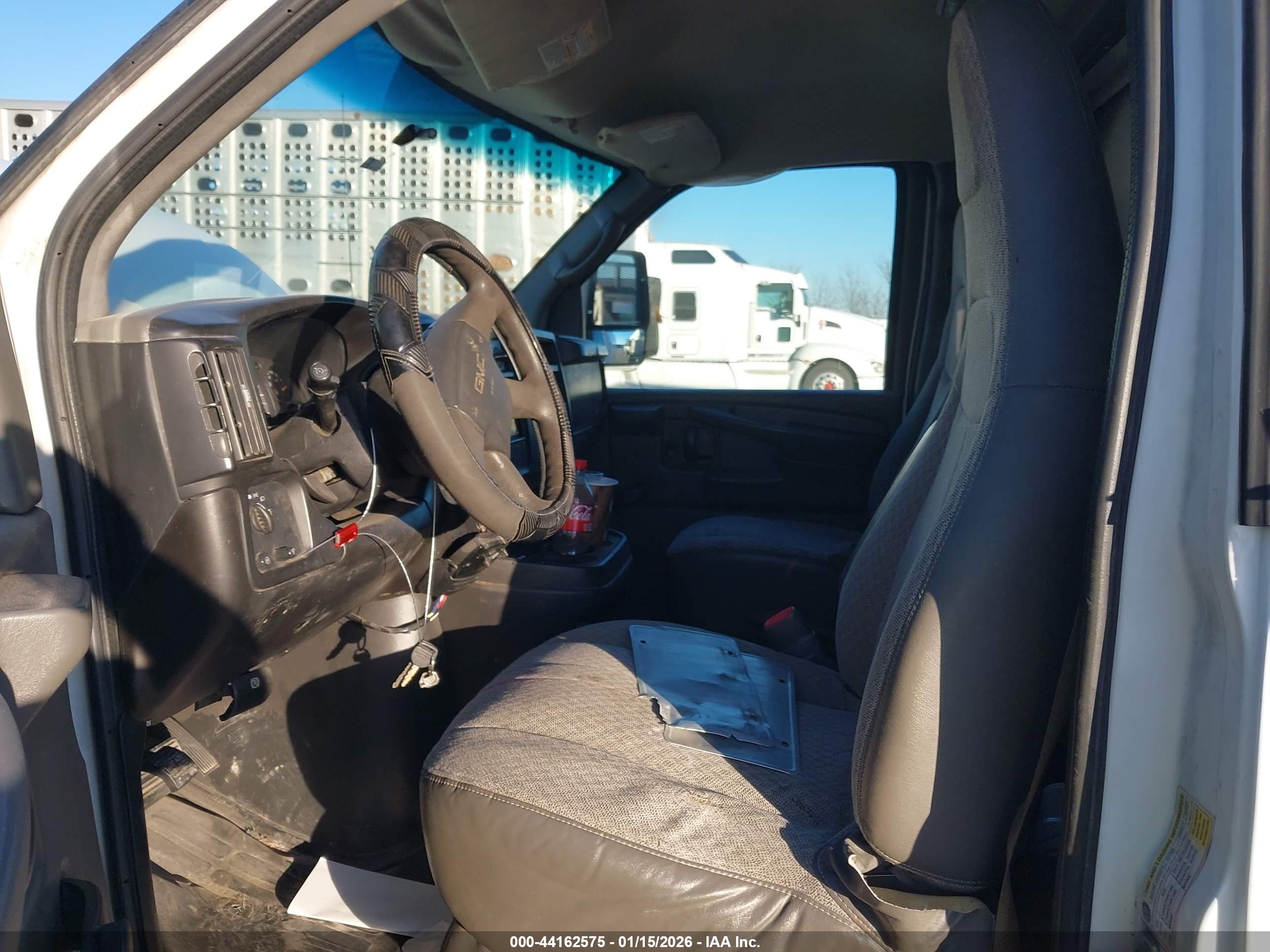 GMC SAVANA image 7