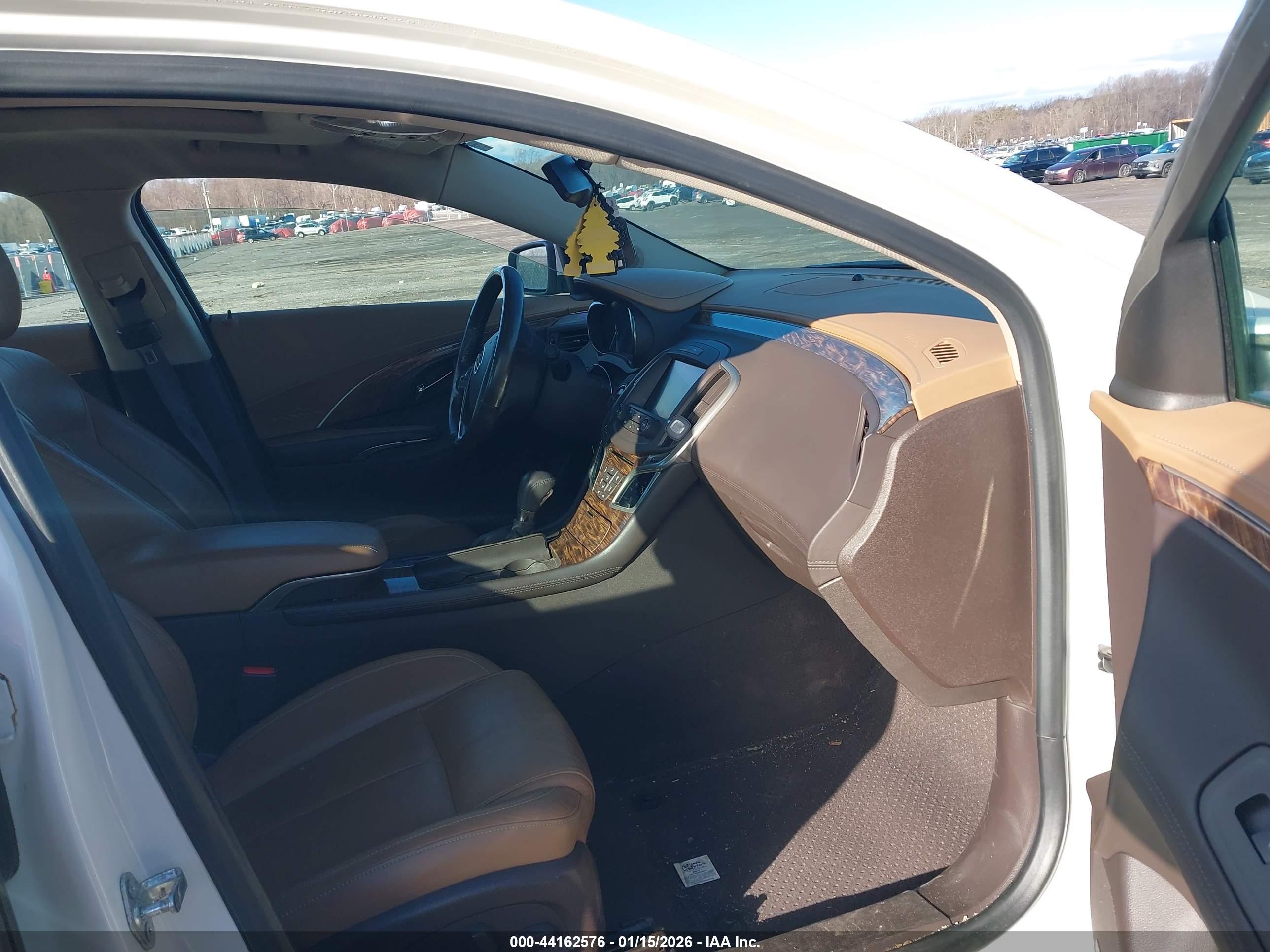 BUICK LACROSSE image 5