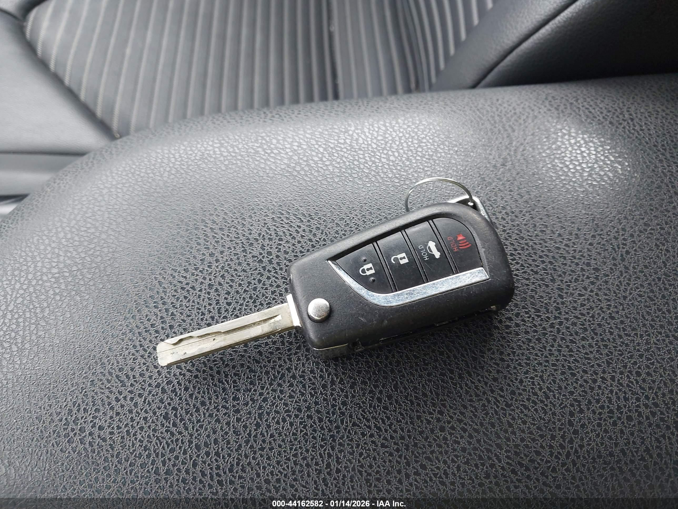 TOYOTA CAMRY image 11