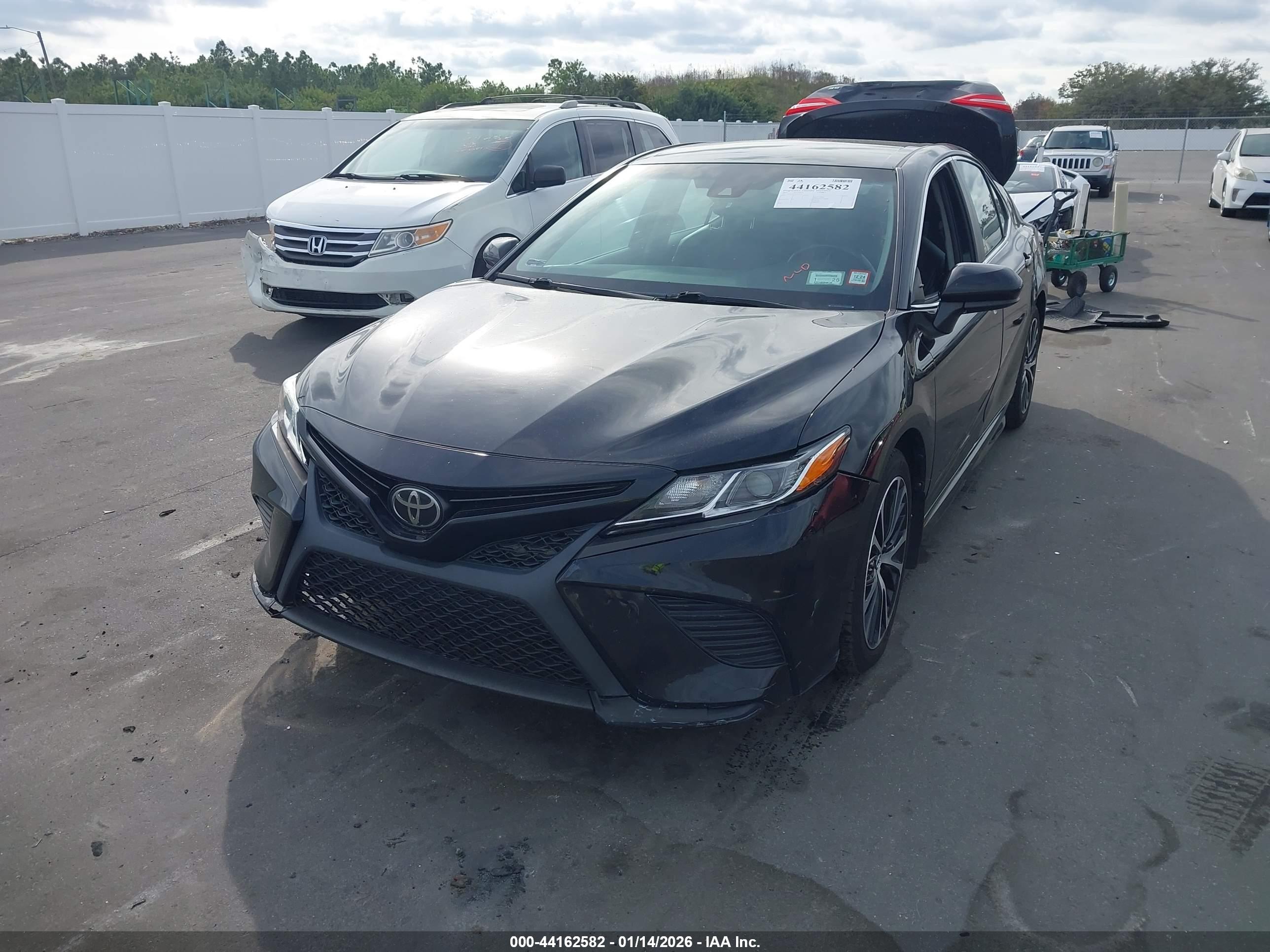 TOYOTA CAMRY image 2