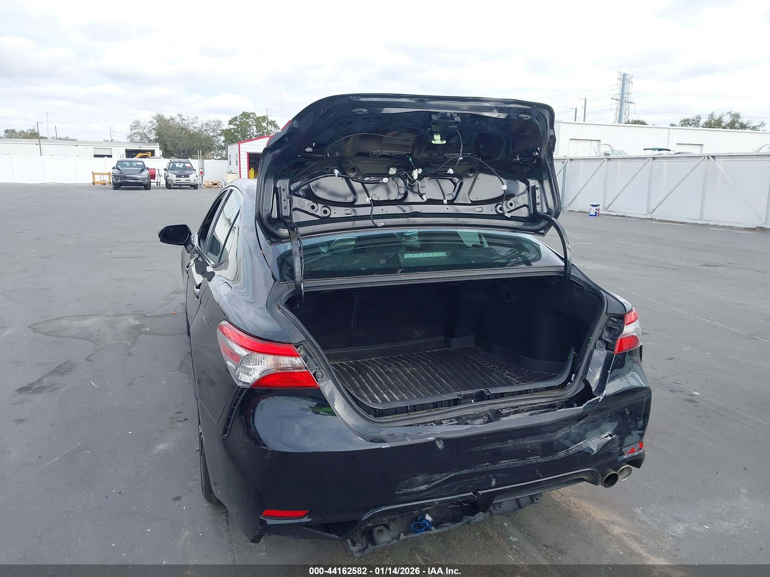 TOYOTA CAMRY image 6