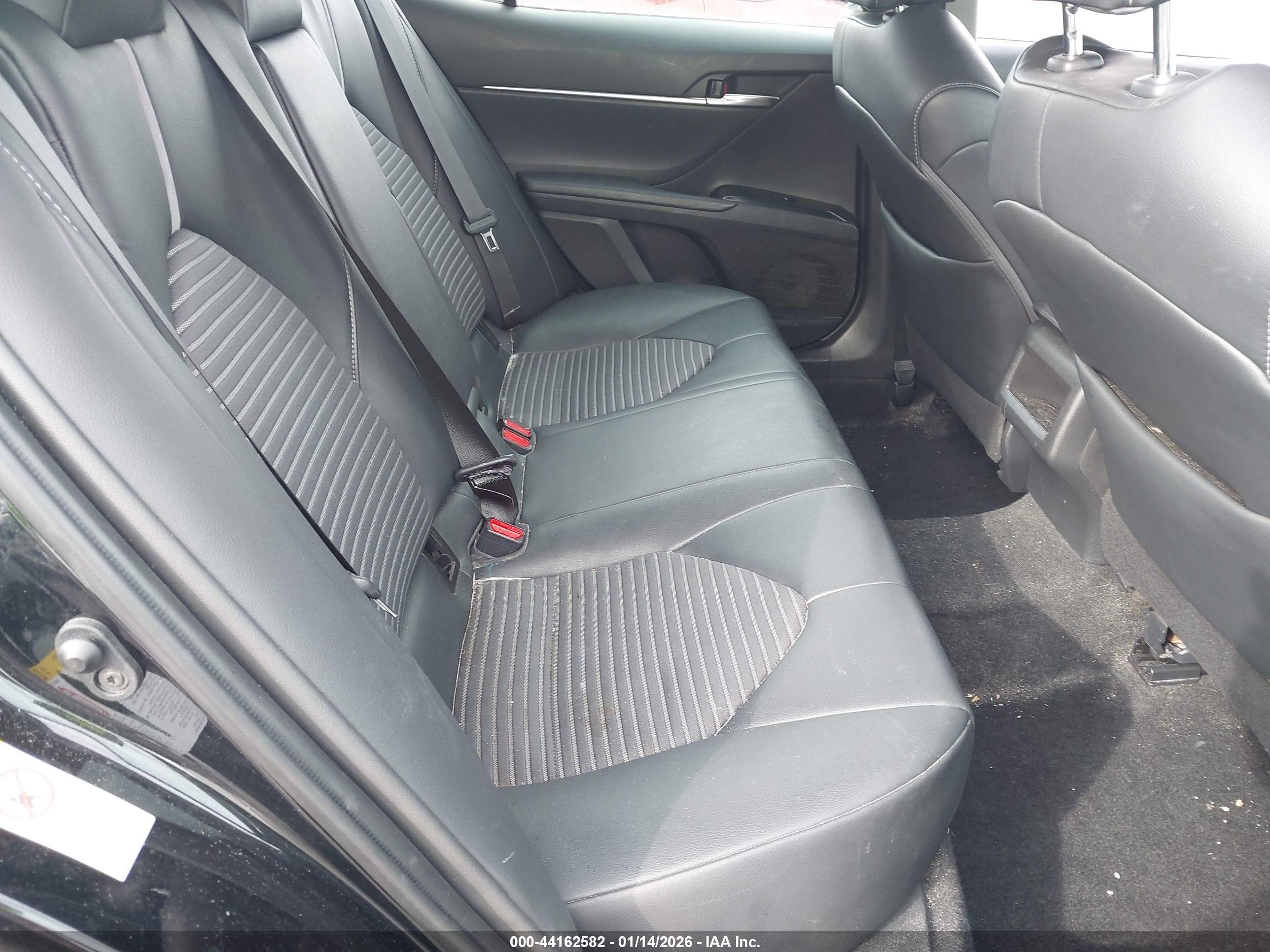 TOYOTA CAMRY image 8