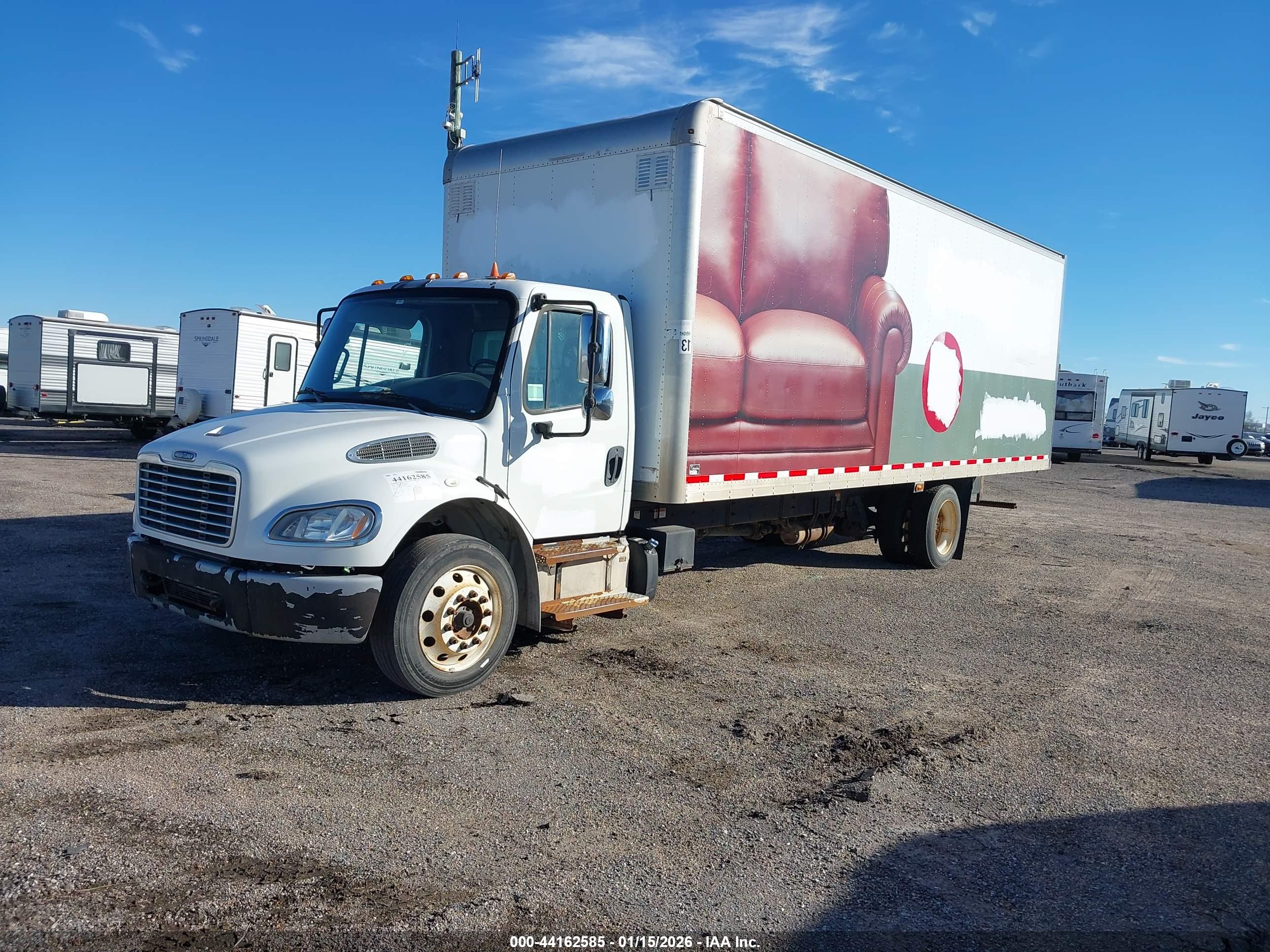 FREIGHTLINER M2 image 2